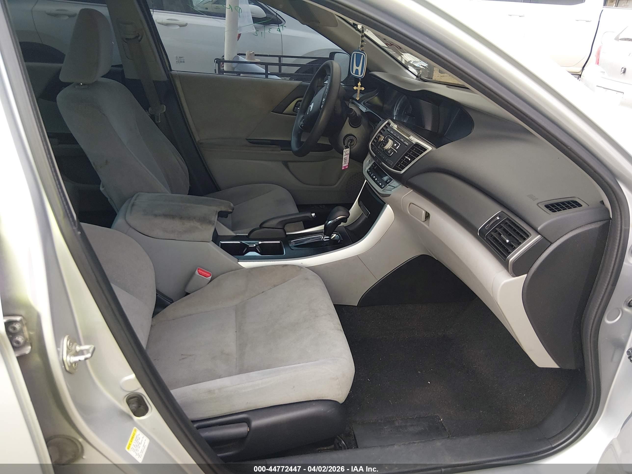 2013 Honda Accord Lx Silver vin: 1HGCR2F30DA055405