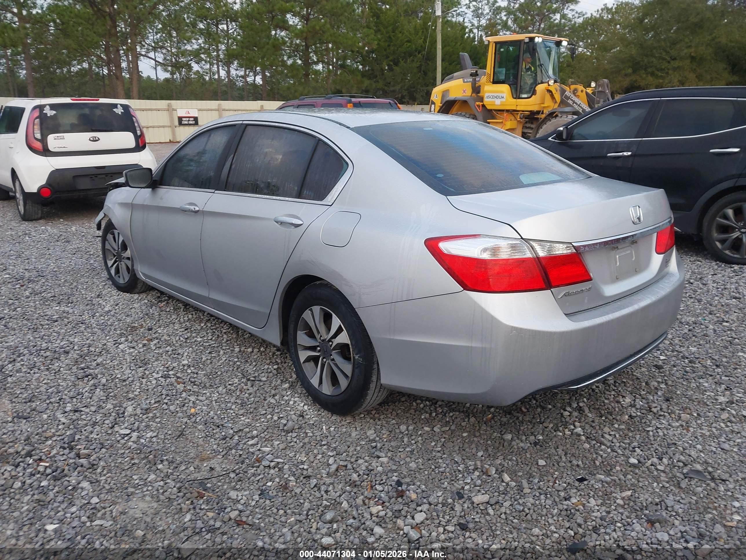 2013 Honda Accord Lx Silver vin: 1HGCR2F30DA082989