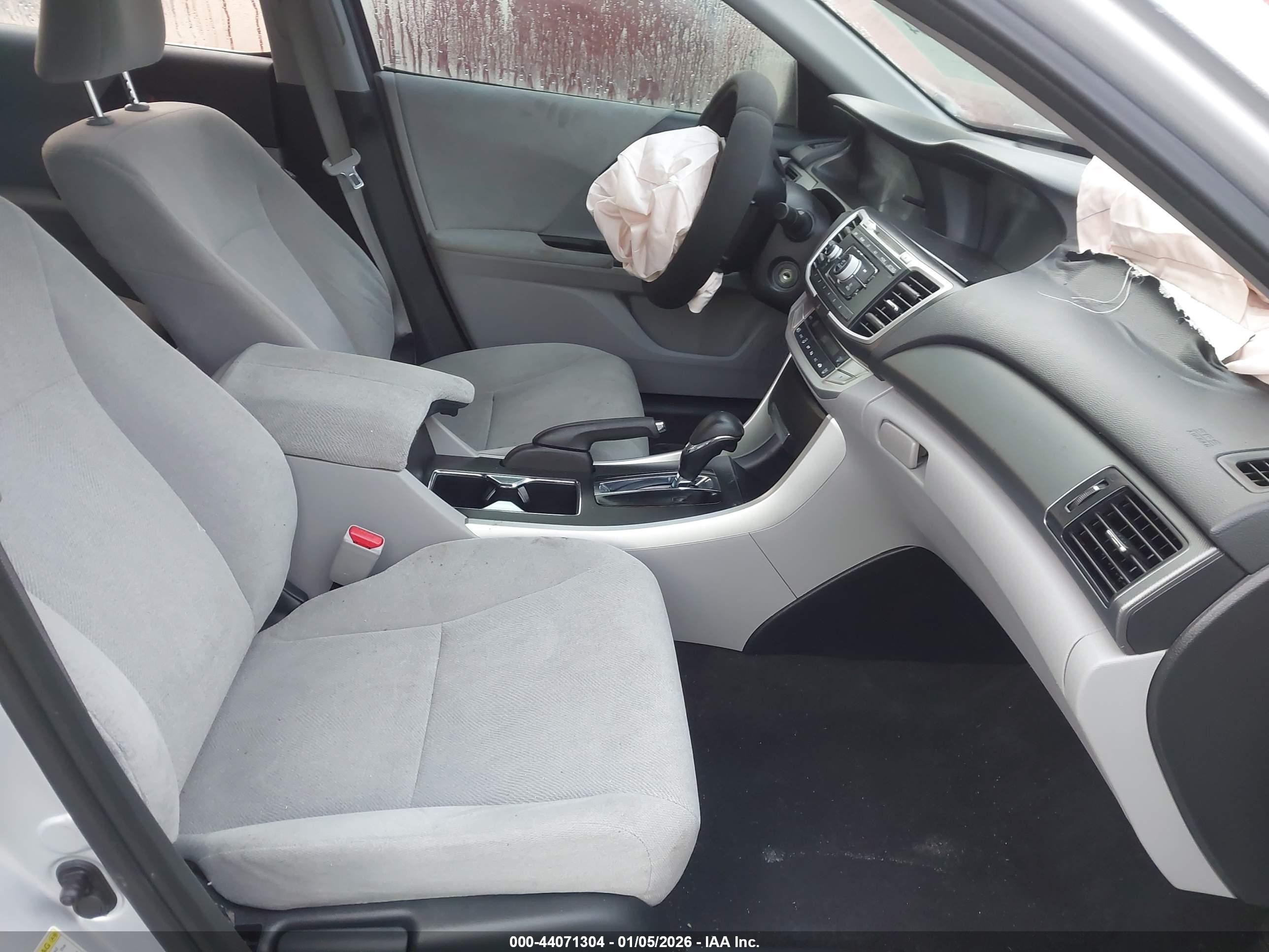 2013 Honda Accord Lx Silver vin: 1HGCR2F30DA082989