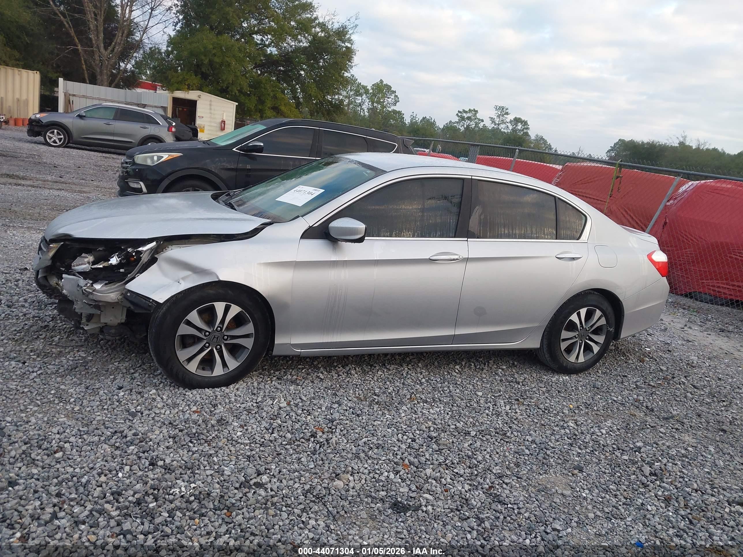 2013 Honda Accord Lx Silver vin: 1HGCR2F30DA082989