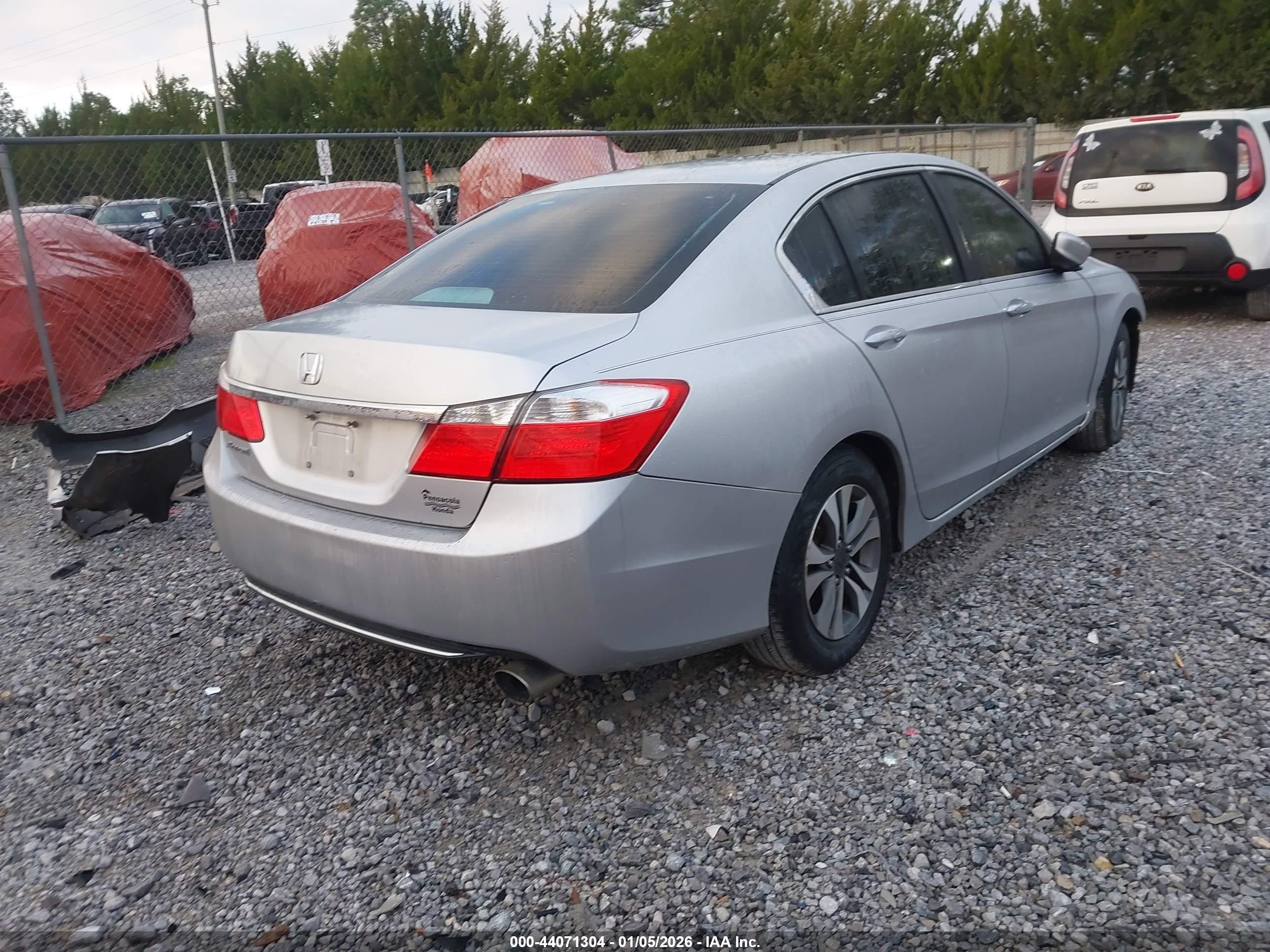 2013 Honda Accord Lx Silver vin: 1HGCR2F30DA082989