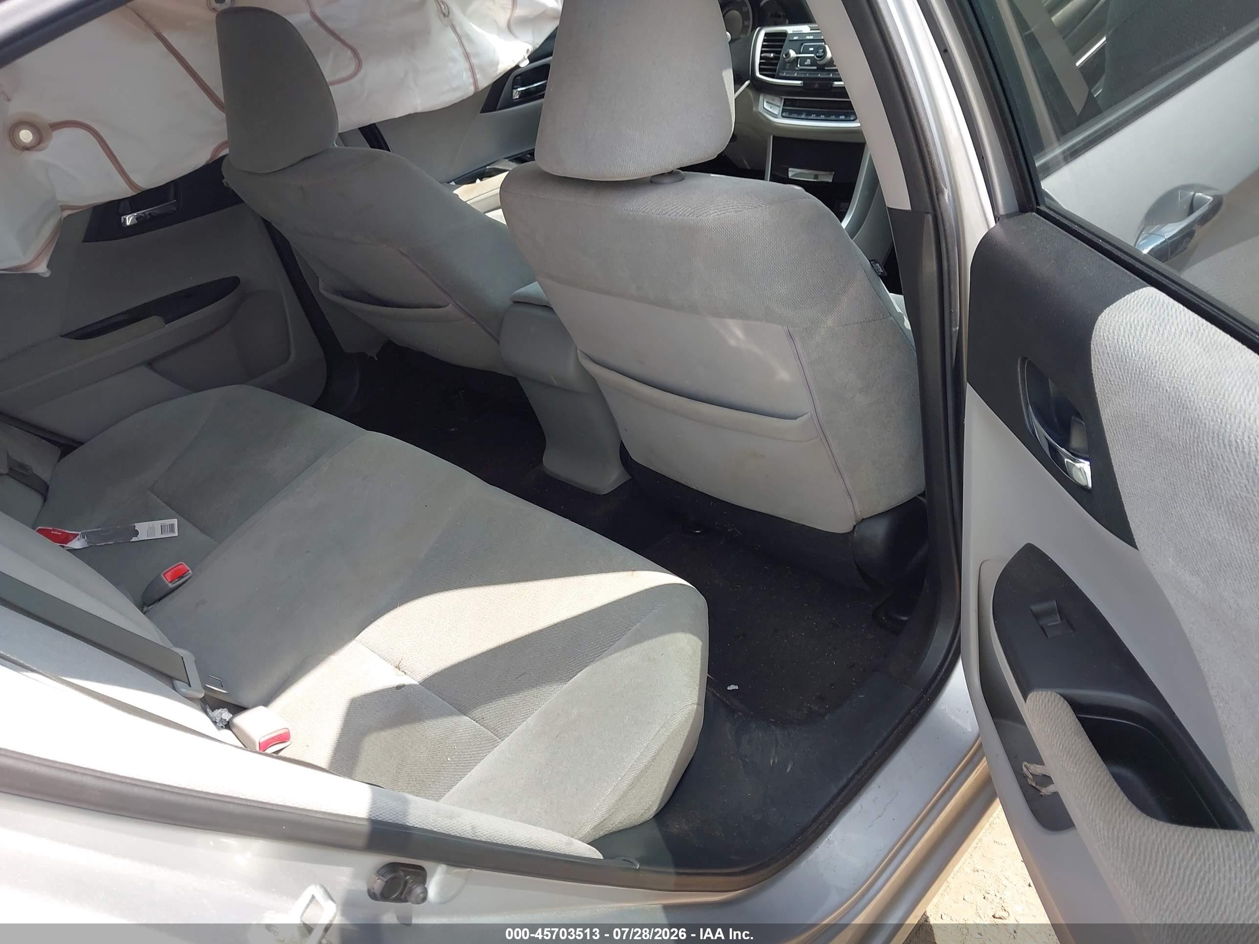 2013 Honda Accord Lx Silver vin: 1HGCR2F30DA129096