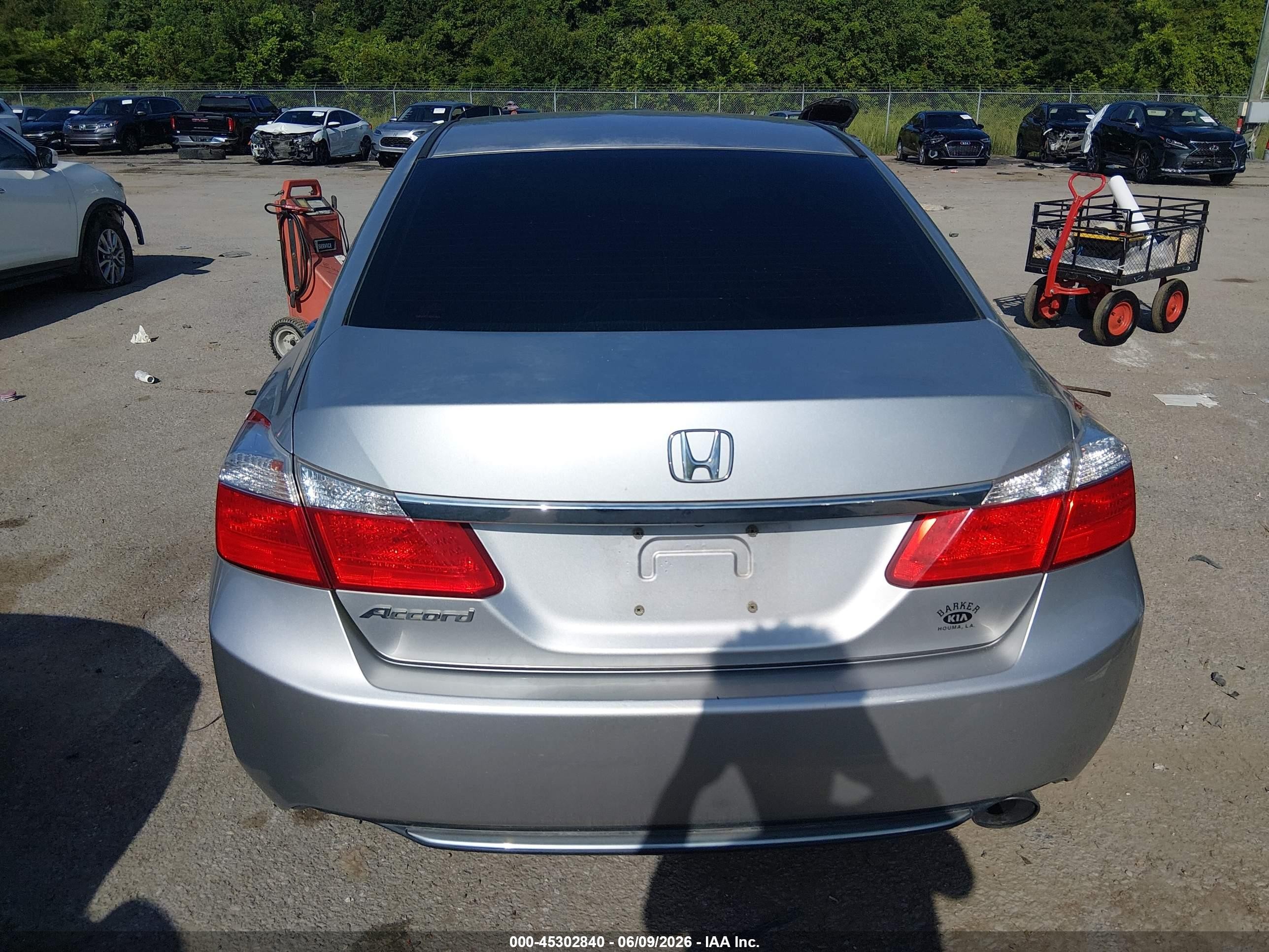 2013 Honda Accord Lx Silver vin: 1HGCR2F30DA184731