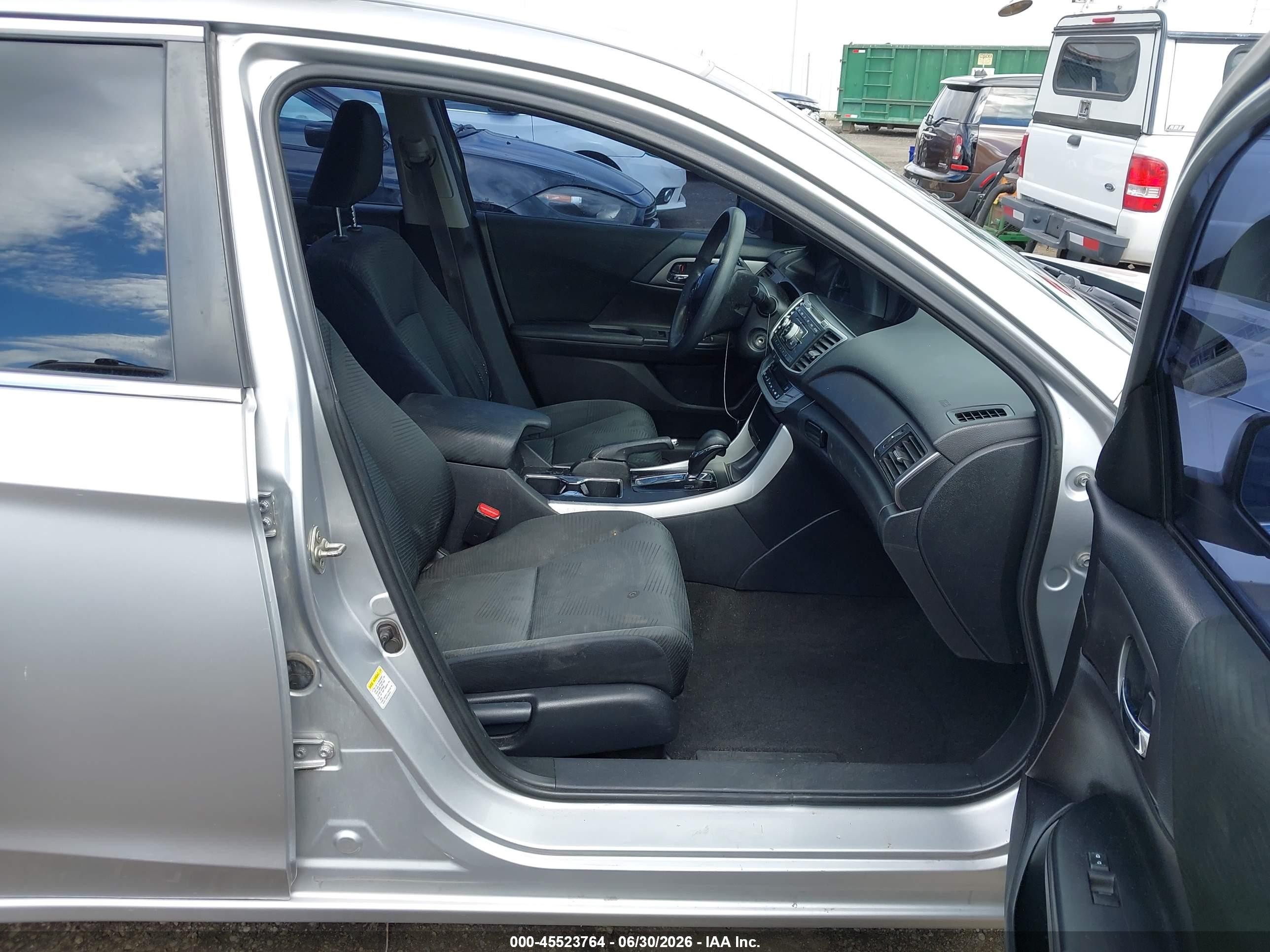 2014 Honda Accord Lx Silver vin: 1HGCR2F30EA070309
