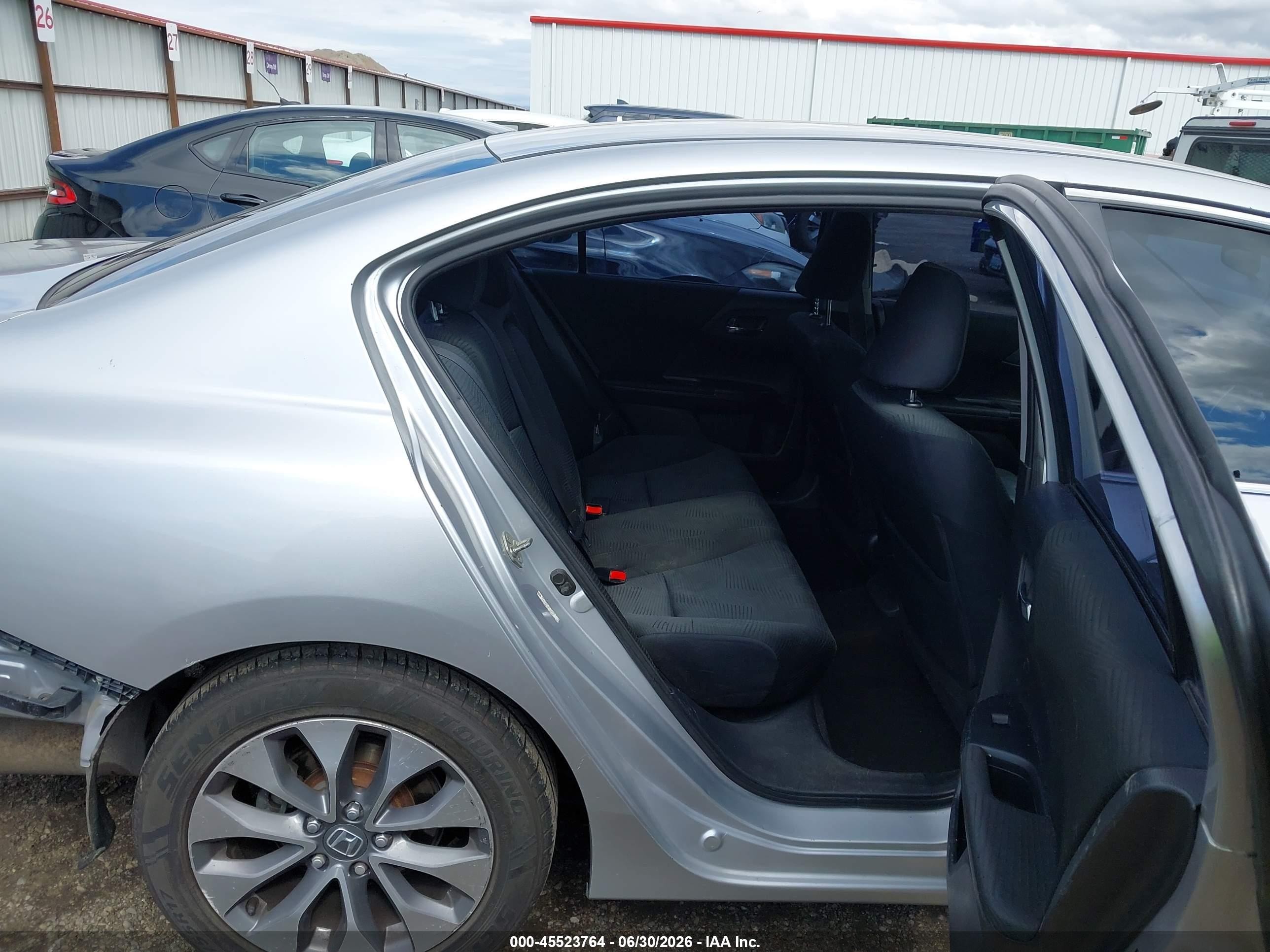 2014 Honda Accord Lx Silver vin: 1HGCR2F30EA070309