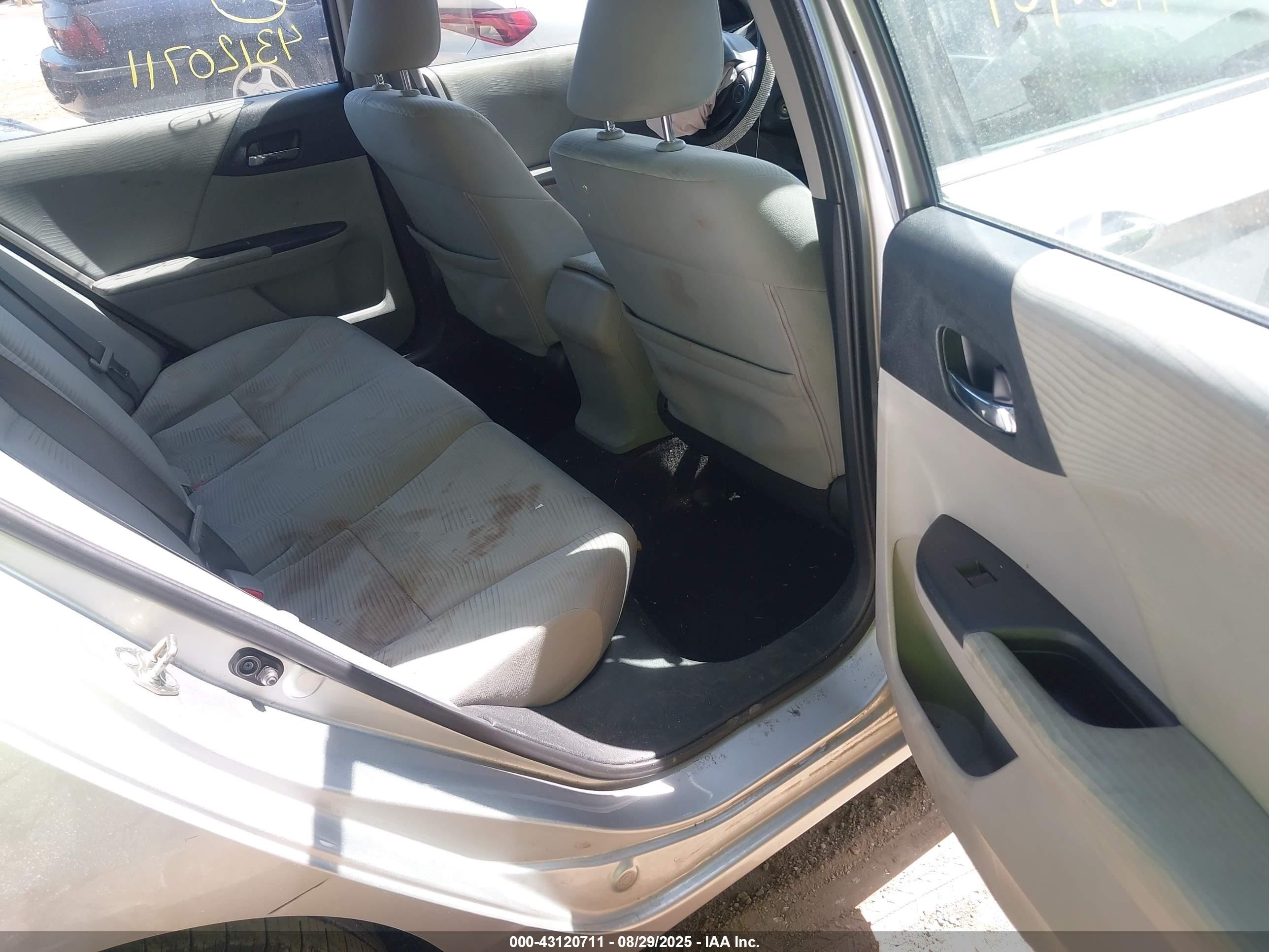 2015 Honda Accord Lx Silver vin: 1HGCR2F30FA106209