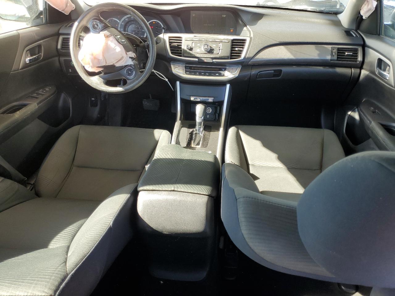2015 Honda Accord Lx Silver vin: 1HGCR2F30FA130946