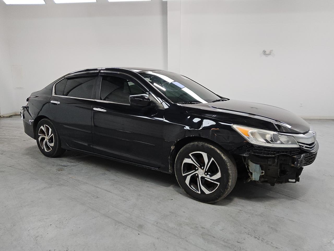 2016 Honda Accord Lx Черный vin: 1HGCR2F30GA098405 Damage: Right Front Wheel, Curb Rash, > 12 Inches