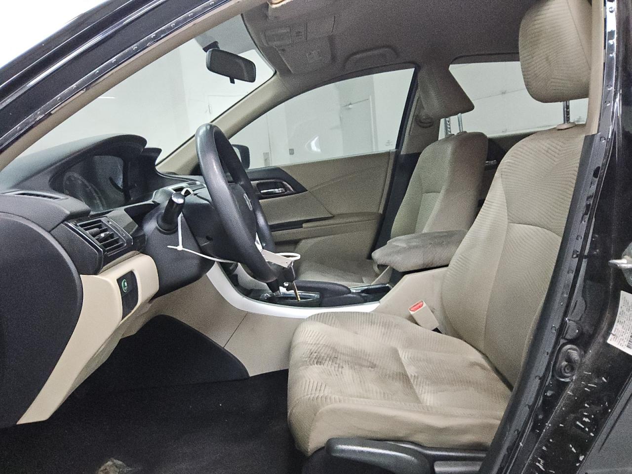 2016 Honda Accord Lx Черный vin: 1HGCR2F30GA098405 Damage: Right Front Seat Cushion, Stained, Permanent