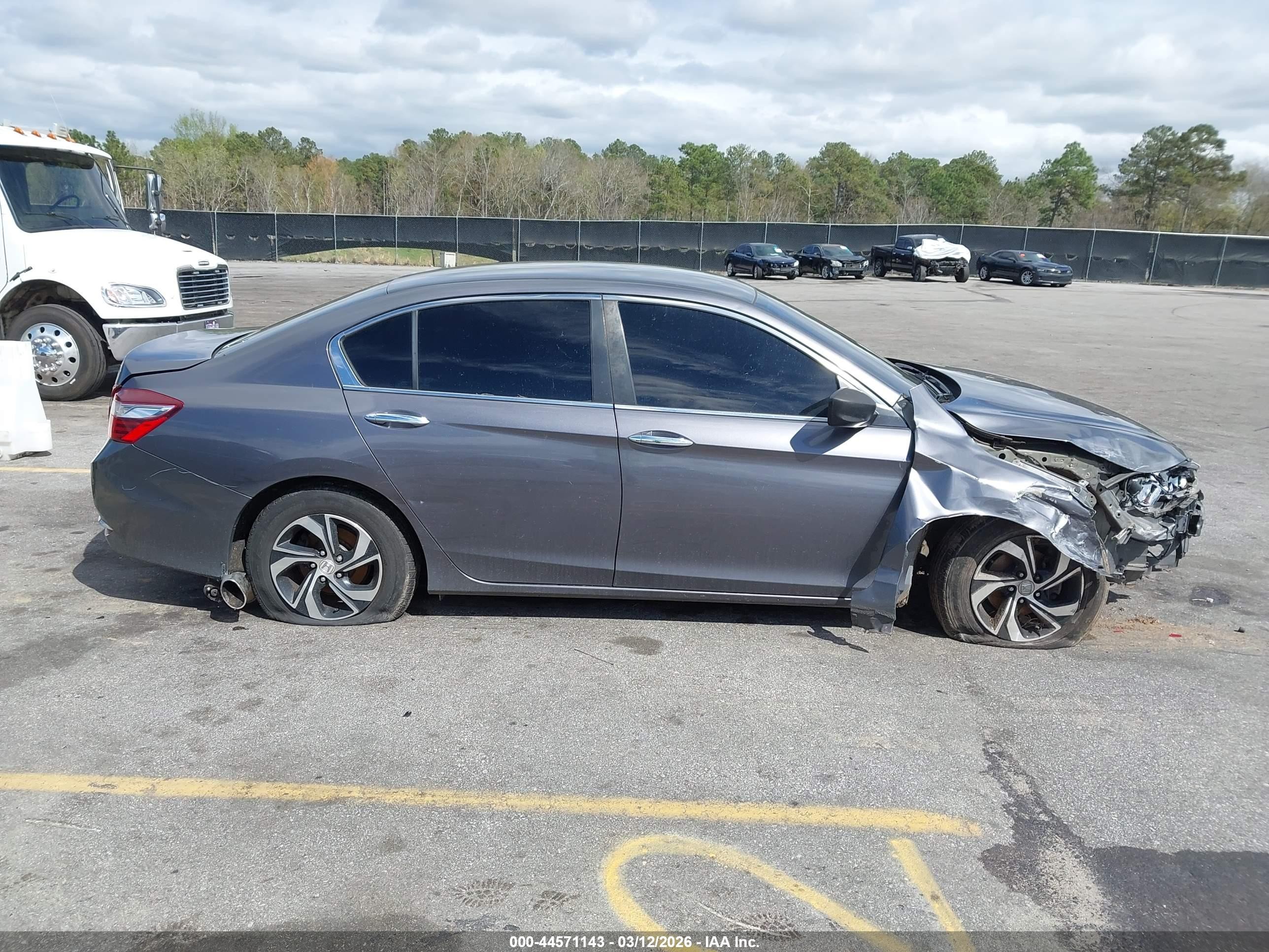 2017 Honda Accord Lx Gray vin: 1HGCR2F30HA166610