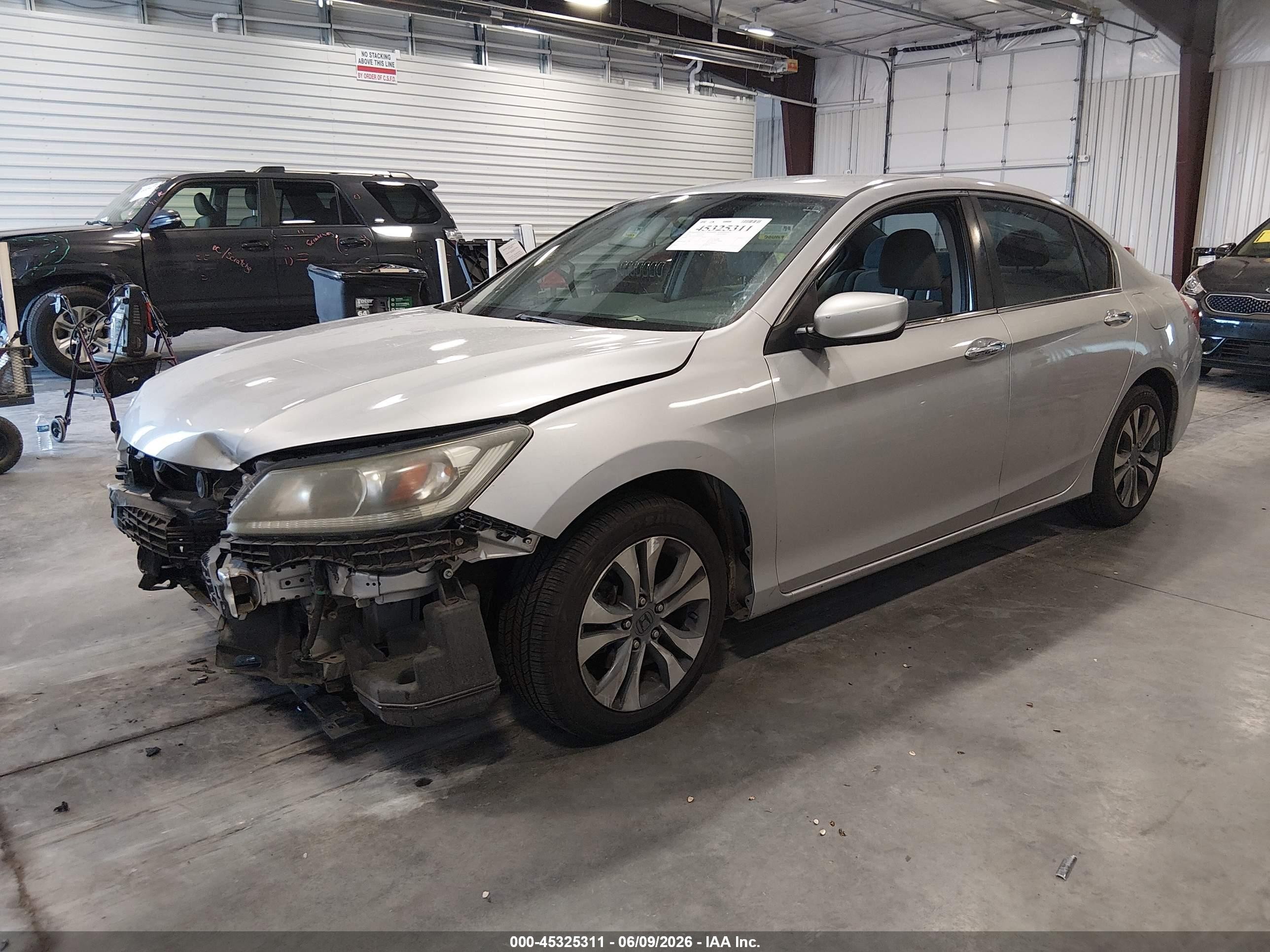 2013 Honda Accord Lx Silver vin: 1HGCR2F31DA069085