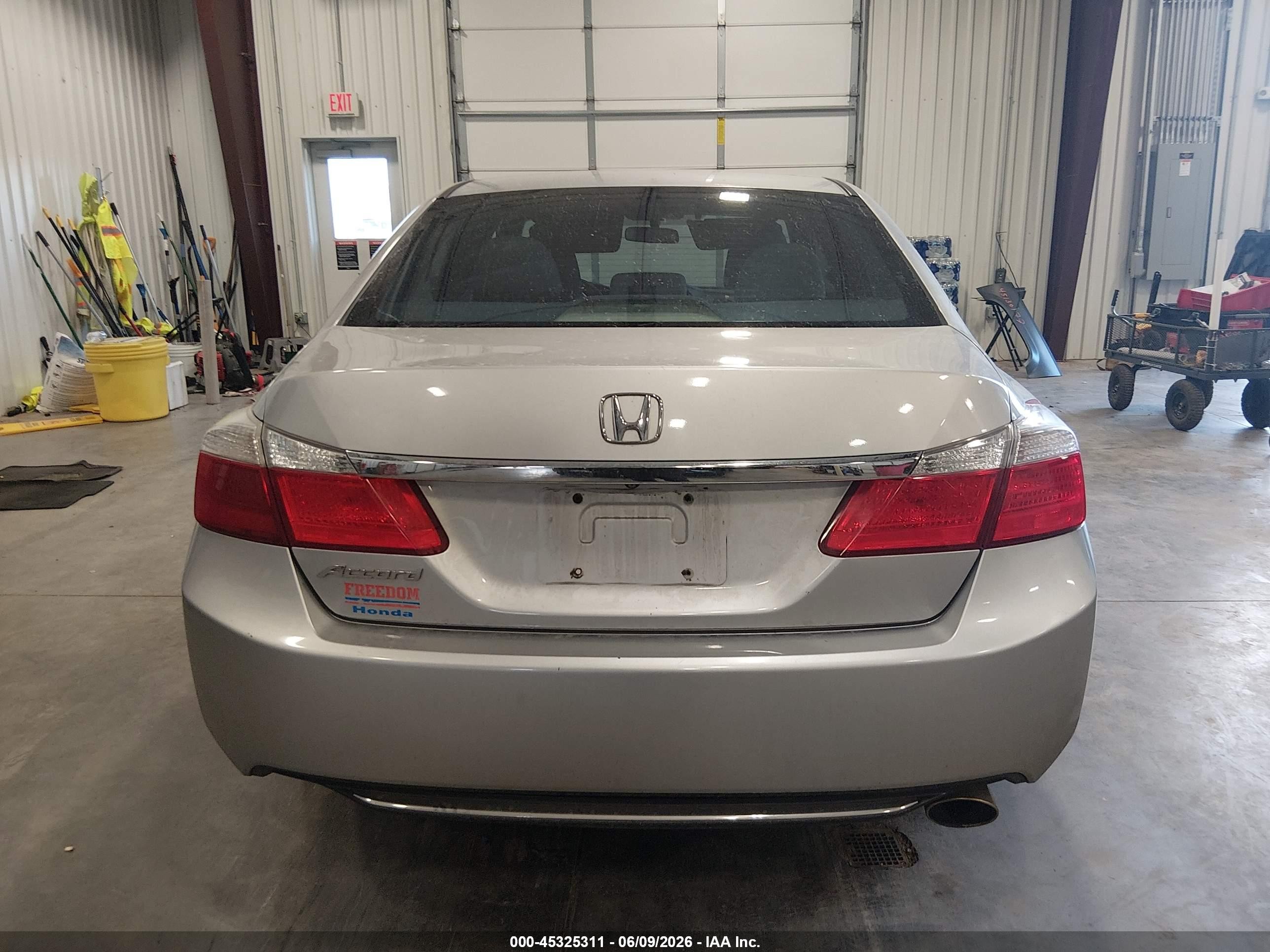 2013 Honda Accord Lx Silver vin: 1HGCR2F31DA069085