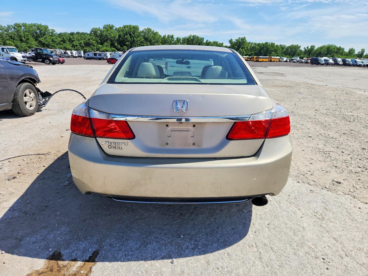 2013 Honda Accord Lx Gold vin: 1HGCR2F31DA147669