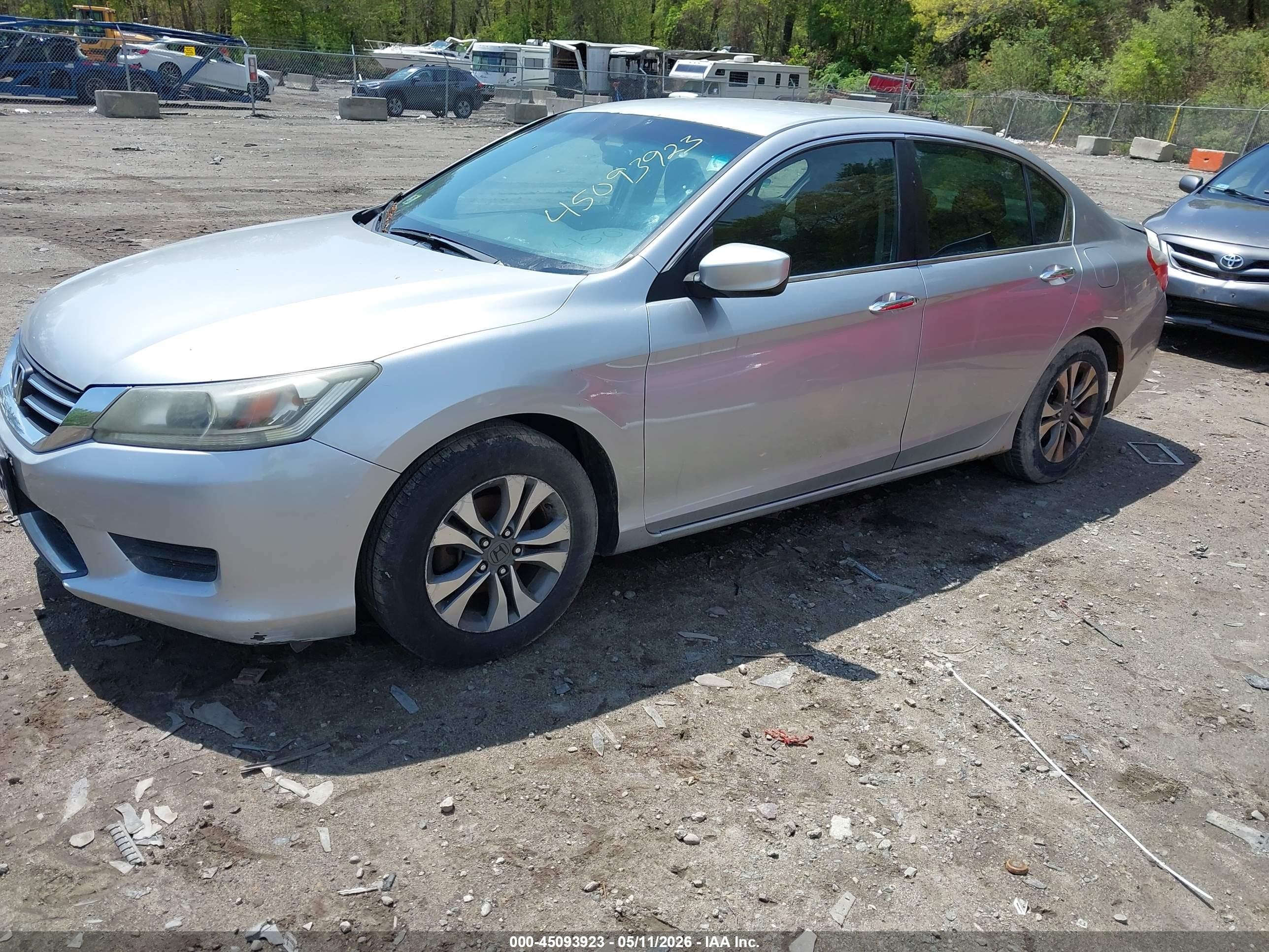 2013 Honda Accord Lx Серебряный vin: 1HGCR2F31DA173527