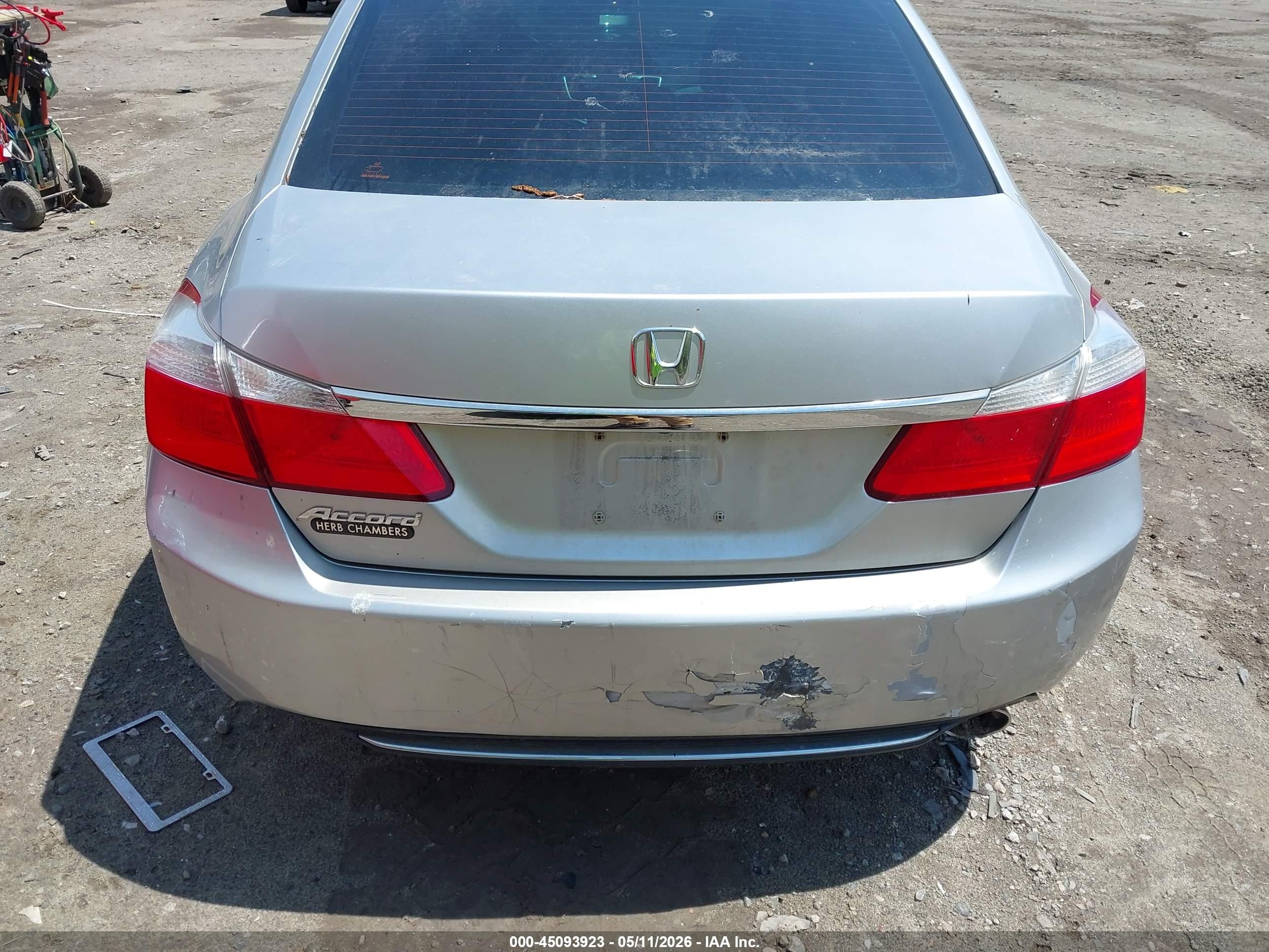 2013 Honda Accord Lx Серебряный vin: 1HGCR2F31DA173527