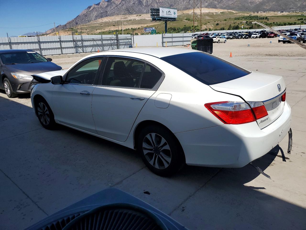 2015 Honda Accord Lx White vin: 1HGCR2F31FA261349