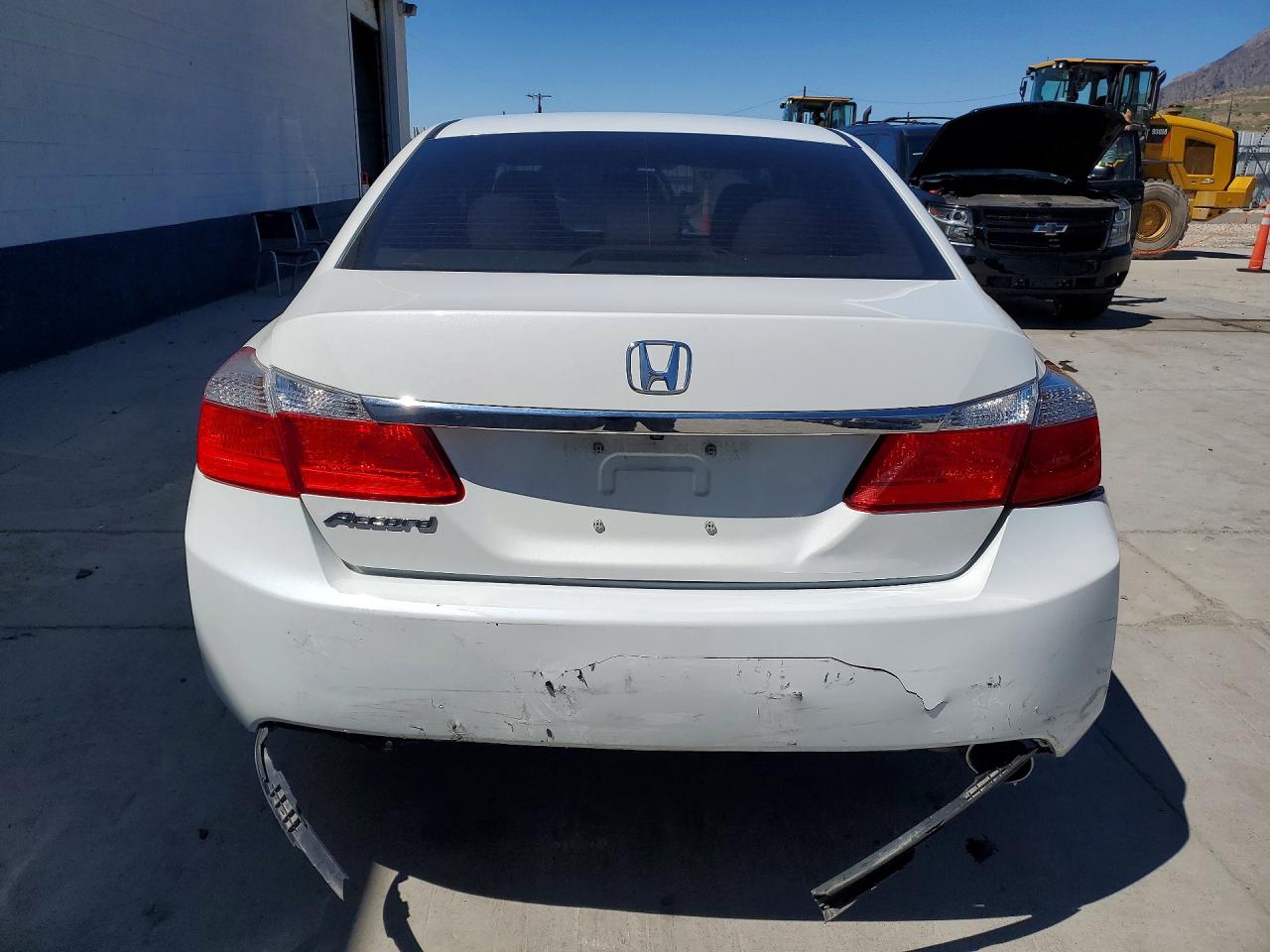 2015 Honda Accord Lx White vin: 1HGCR2F31FA261349