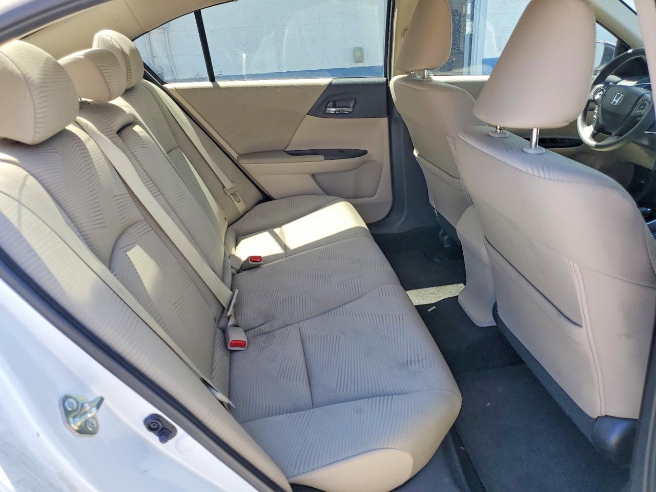 2015 Honda Accord Lx White vin: 1HGCR2F31FA261349