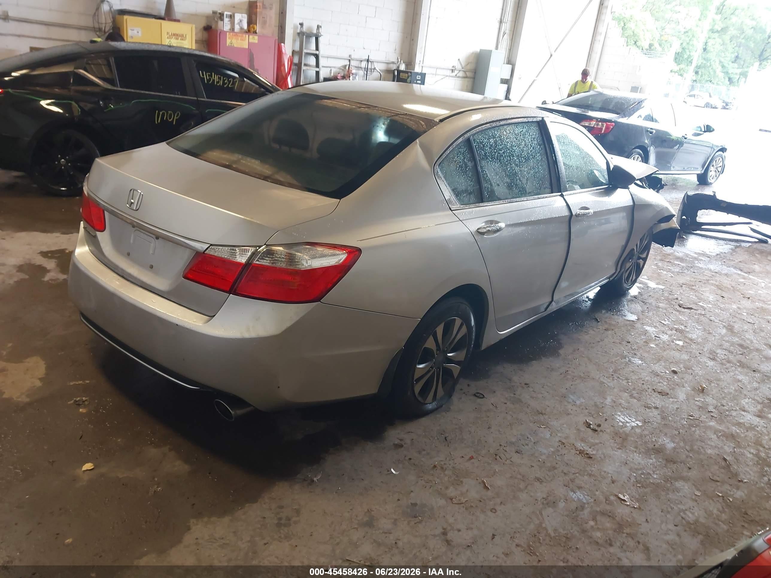 2013 Honda Accord Lx Silver vin: 1HGCR2F32DA006352