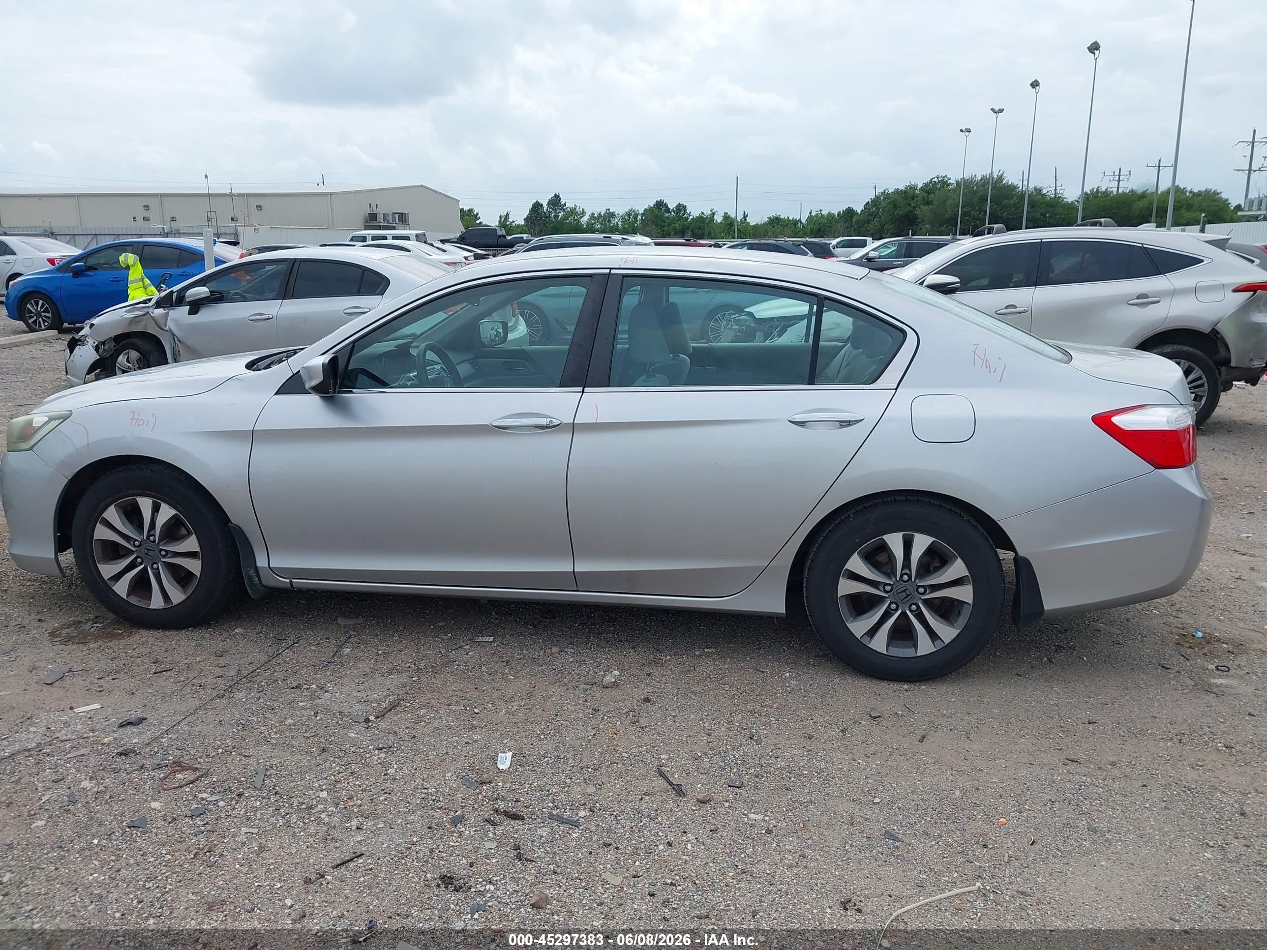 2013 Honda Accord Lx Silver vin: 1HGCR2F32DA101770