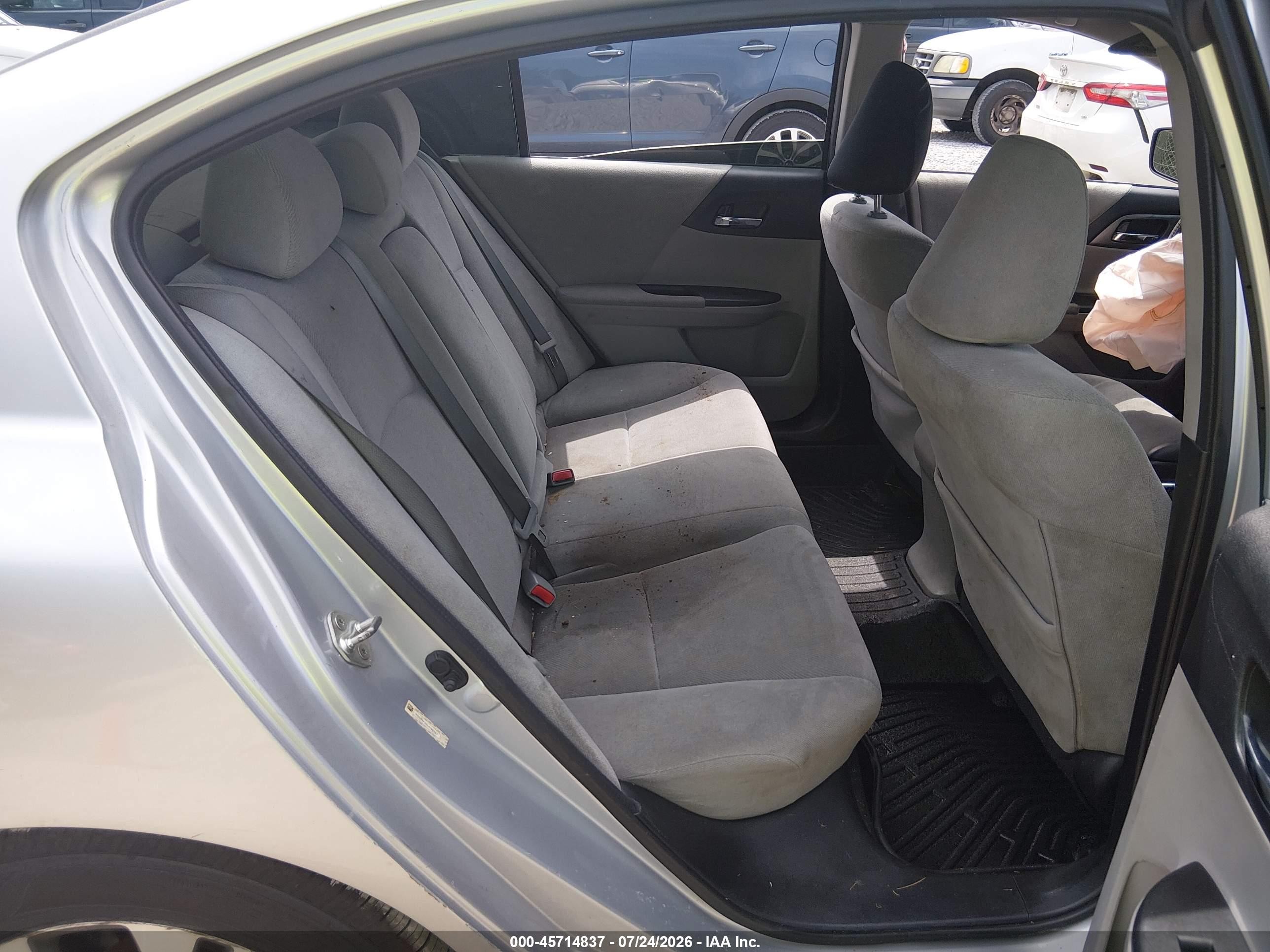 2013 Honda Accord Lx Silver vin: 1HGCR2F32DA198257
