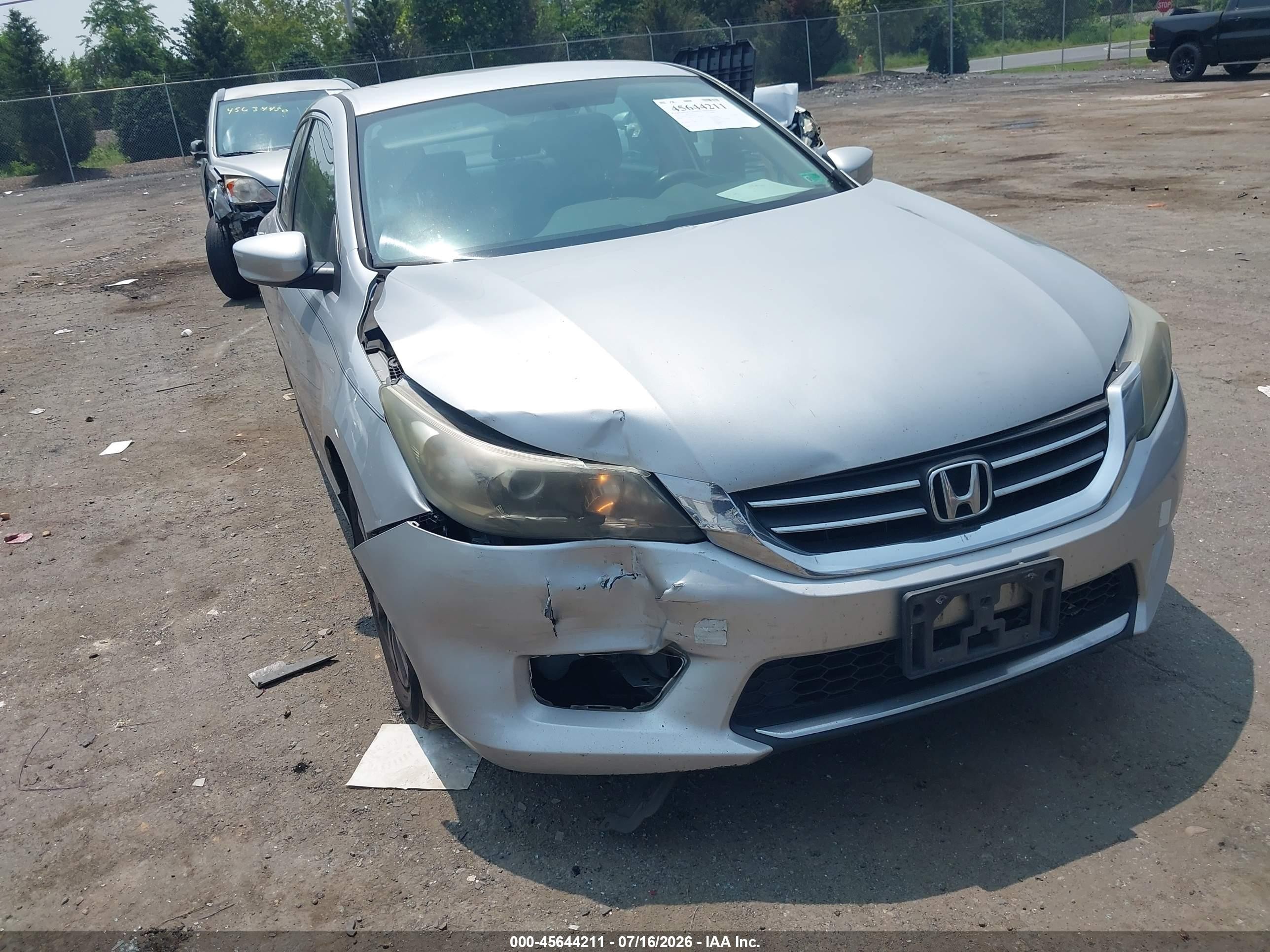 2014 Honda Accord Lx Silver vin: 1HGCR2F32EA016560