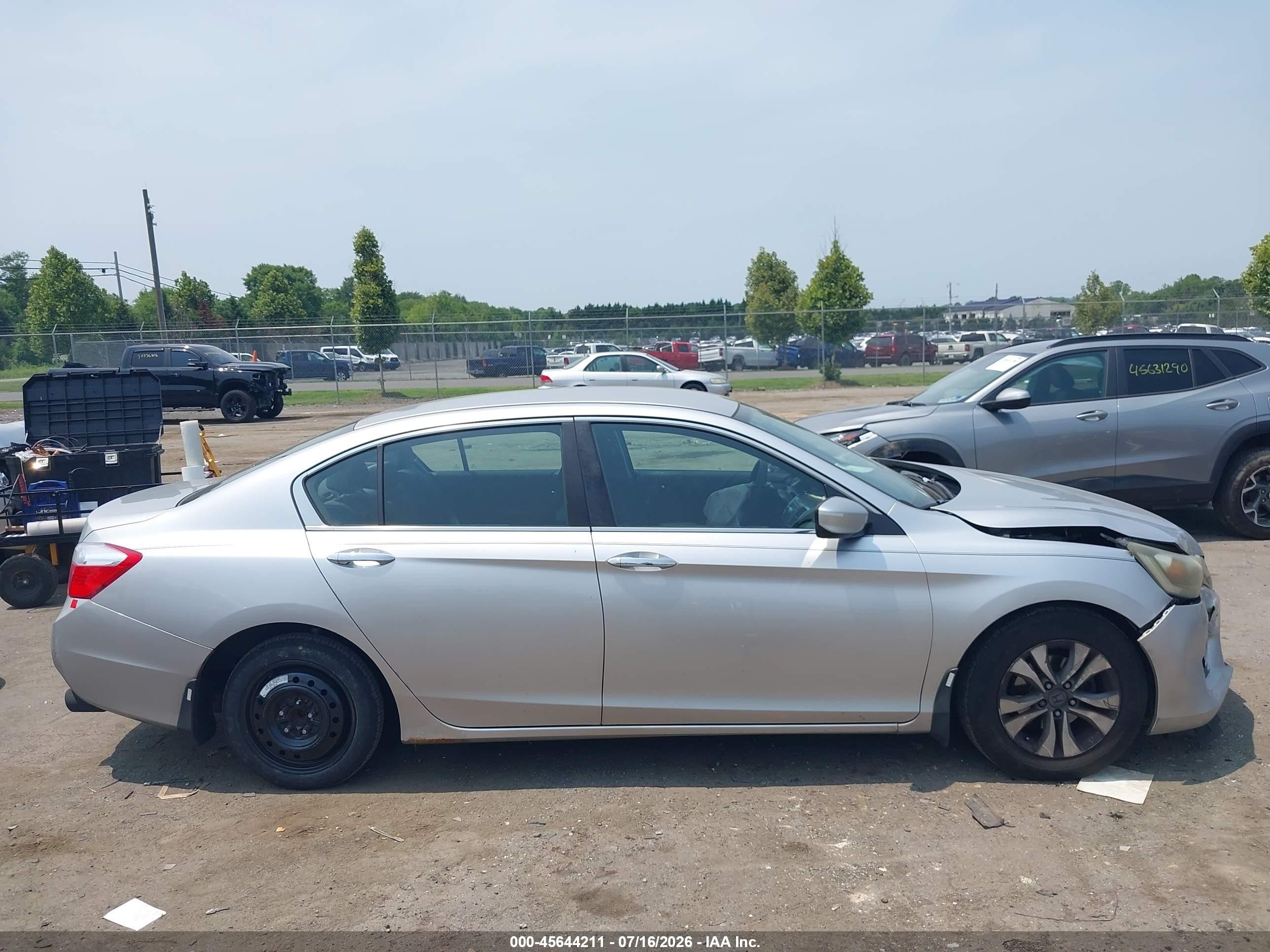 2014 Honda Accord Lx Silver vin: 1HGCR2F32EA016560