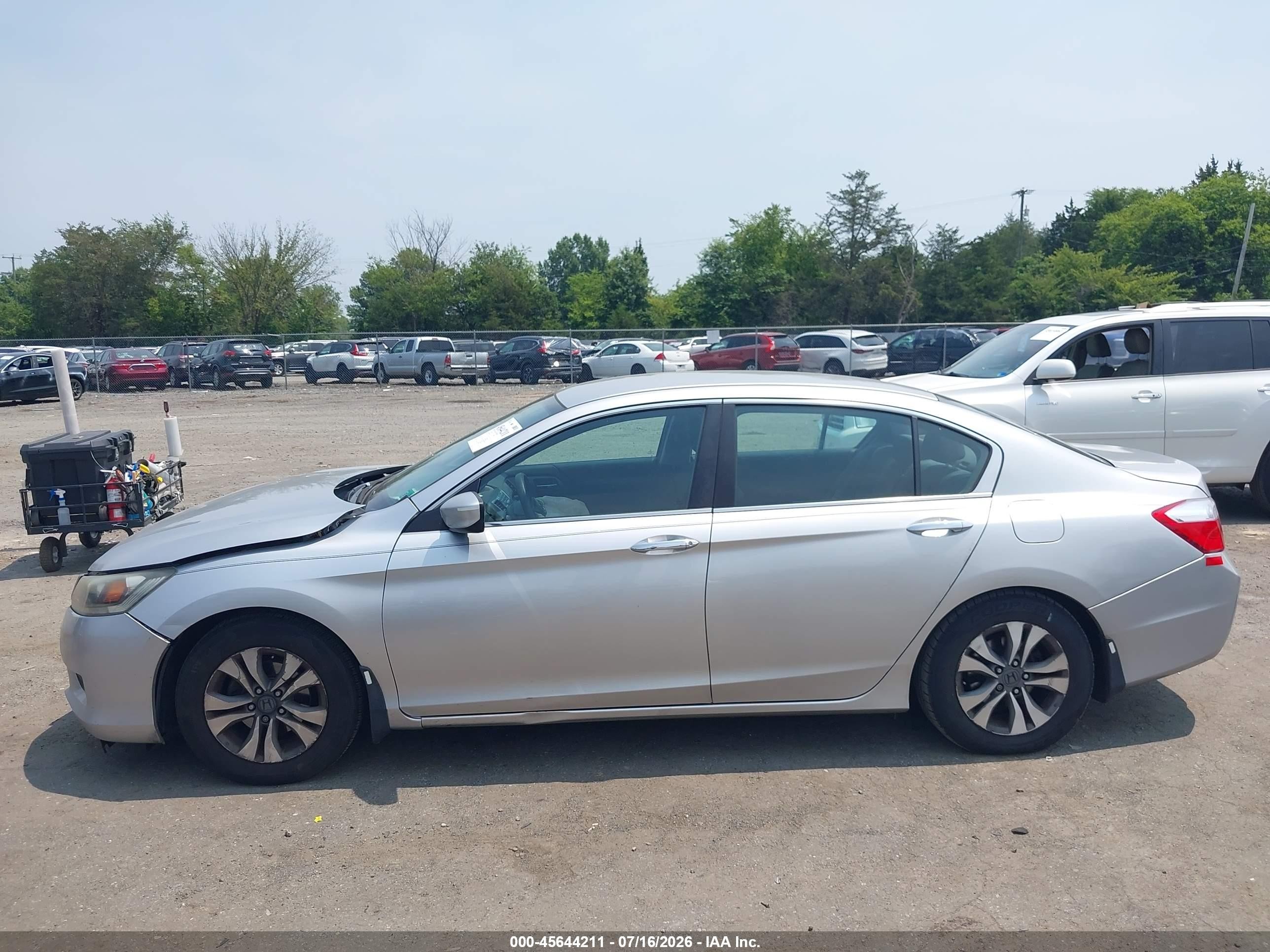 2014 Honda Accord Lx Silver vin: 1HGCR2F32EA016560