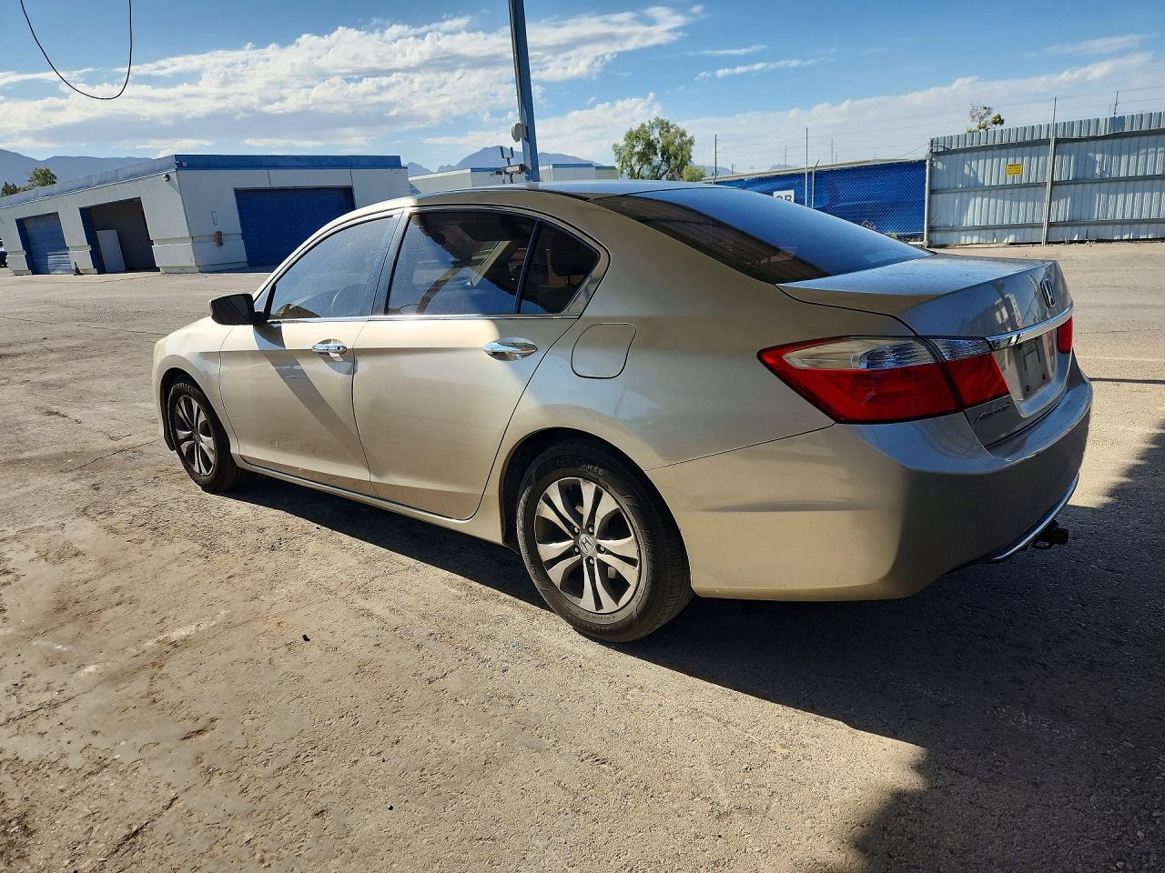 2015 Honda Accord Lx Gold vin: 1HGCR2F32FA065064
