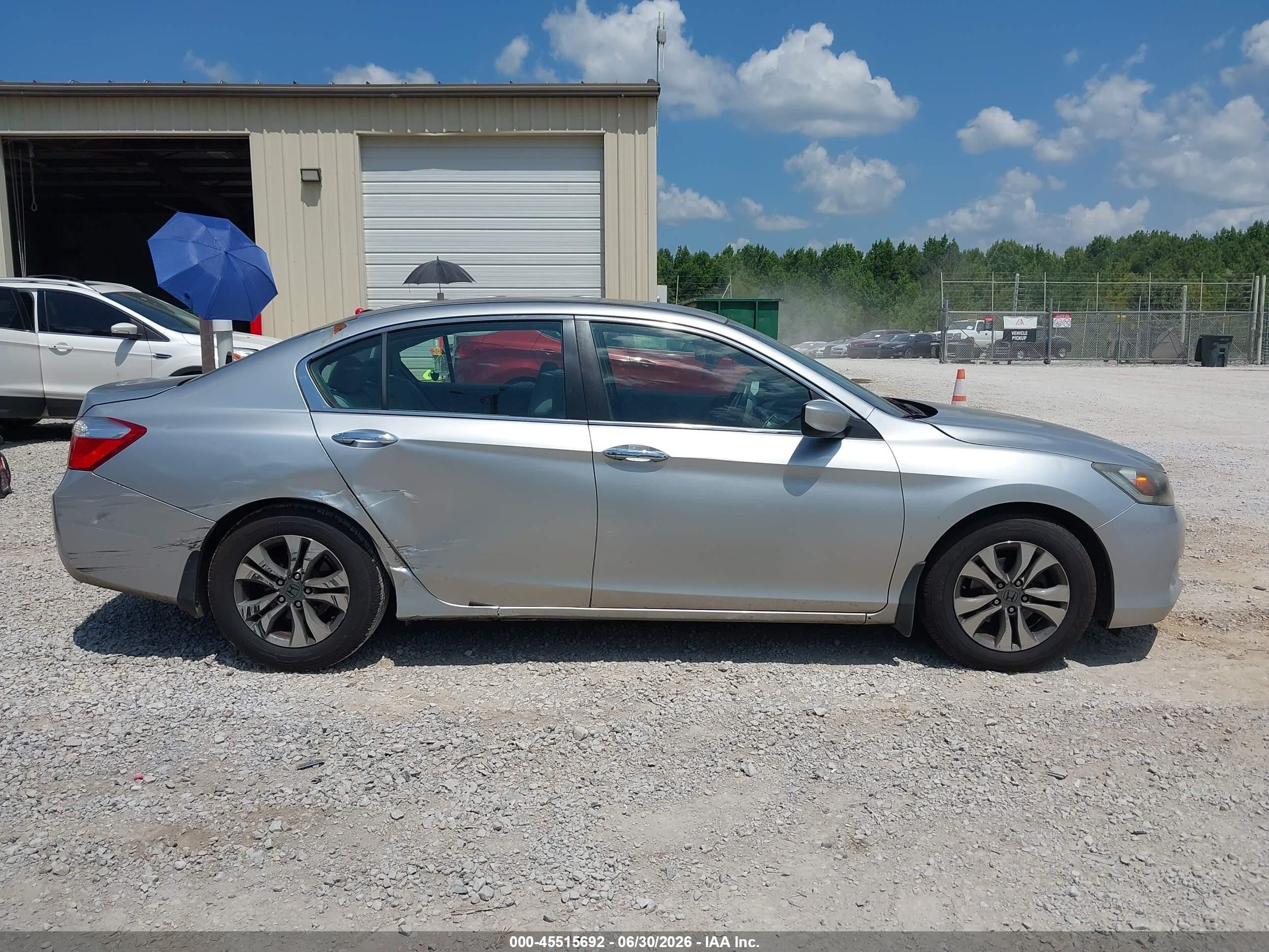 2015 Honda Accord Lx Серебряный vin: 1HGCR2F32FA072886