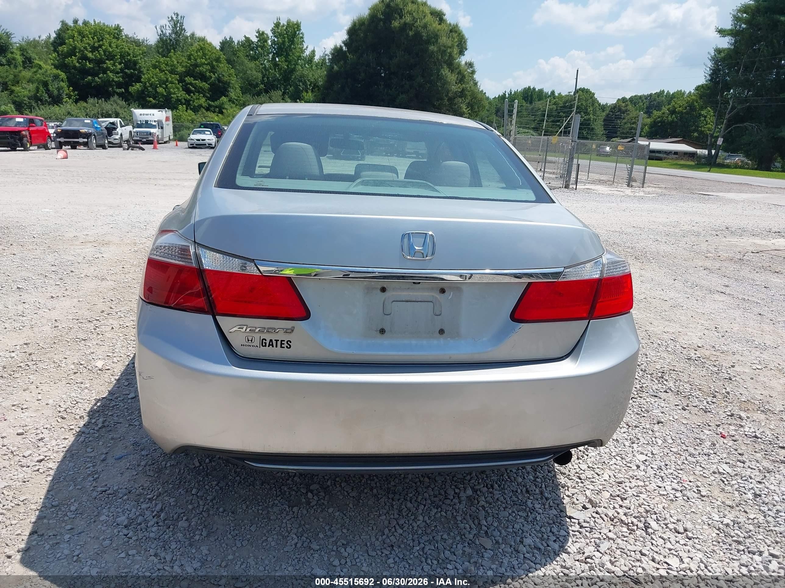 2015 Honda Accord Lx Серебряный vin: 1HGCR2F32FA072886