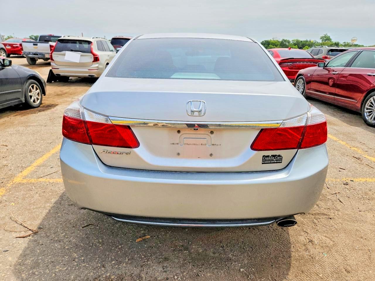 2015 Honda Accord Lx Silver vin: 1HGCR2F32FA147411