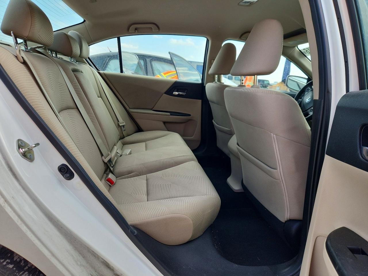 2015 Honda Accord Lx Белый vin: 1HGCR2F32FA172728