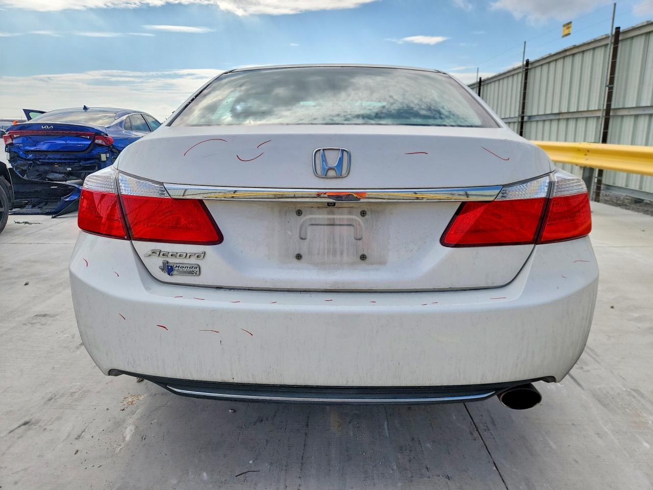 2015 Honda Accord Lx Белый vin: 1HGCR2F32FA172728