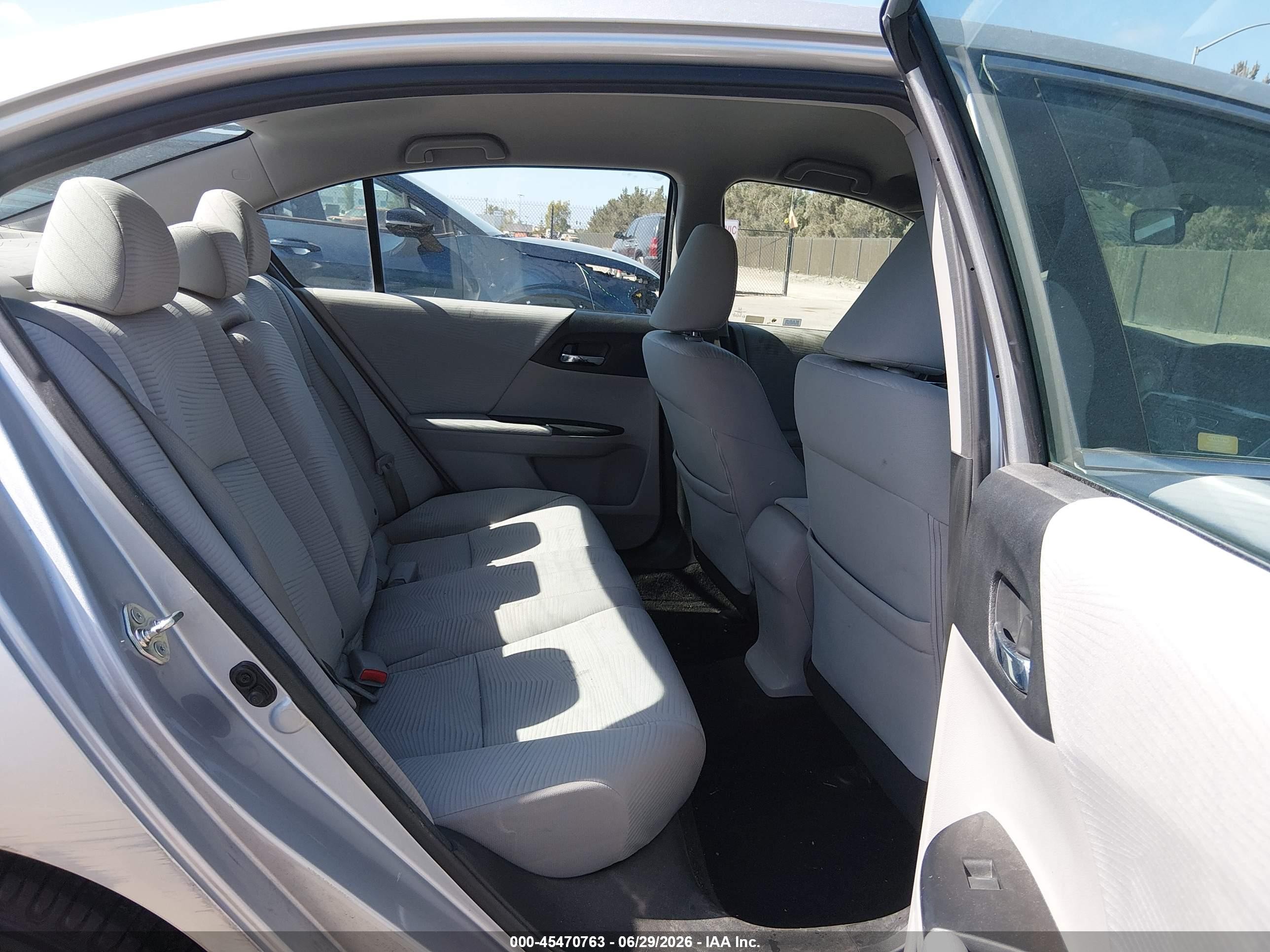 2015 Honda Accord Lx Silver vin: 1HGCR2F32FA187908