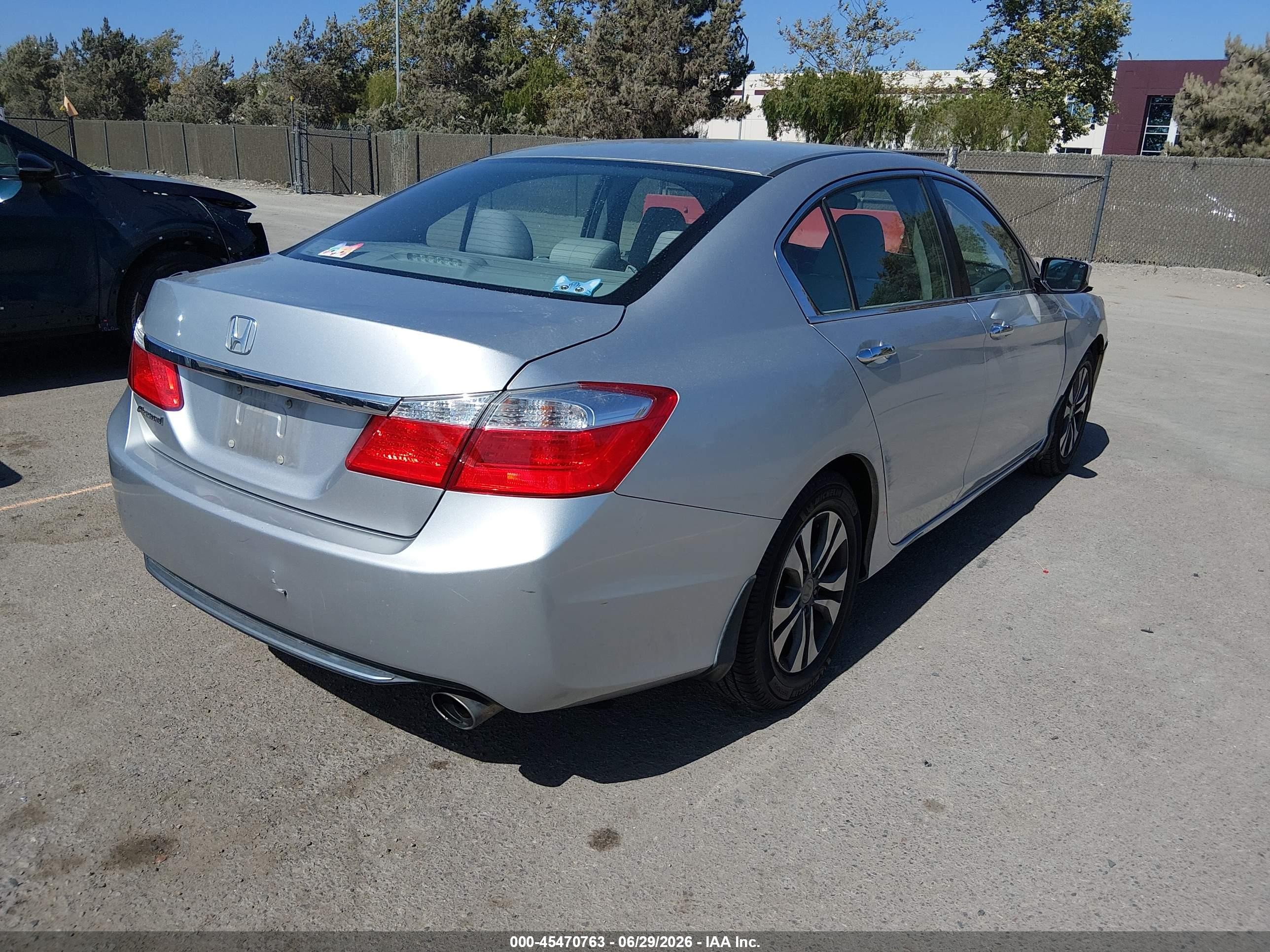 2015 Honda Accord Lx Silver vin: 1HGCR2F32FA187908