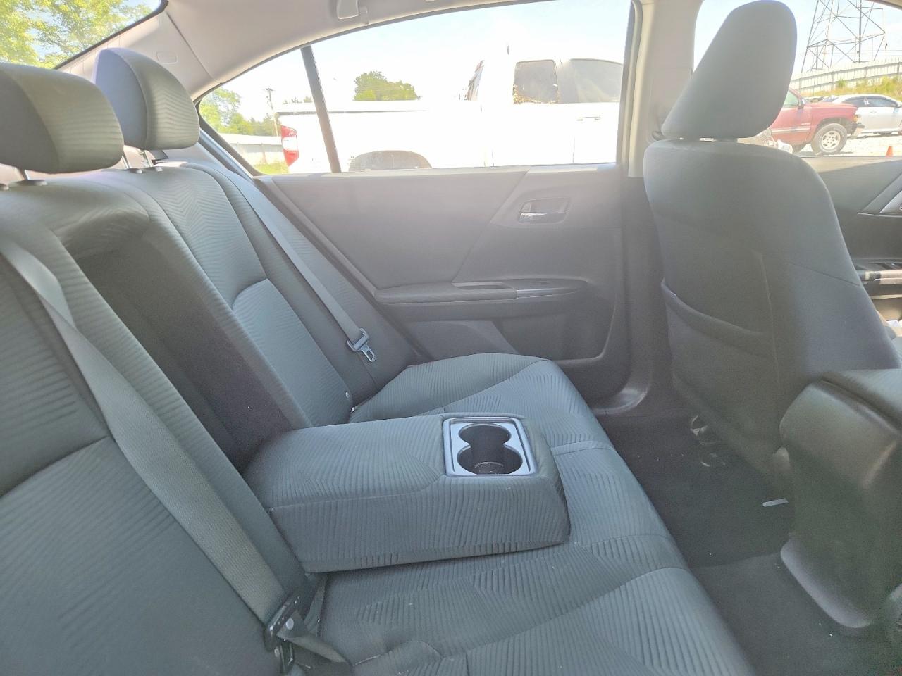 2015 Honda Accord Lx Silver vin: 1HGCR2F32FA195698