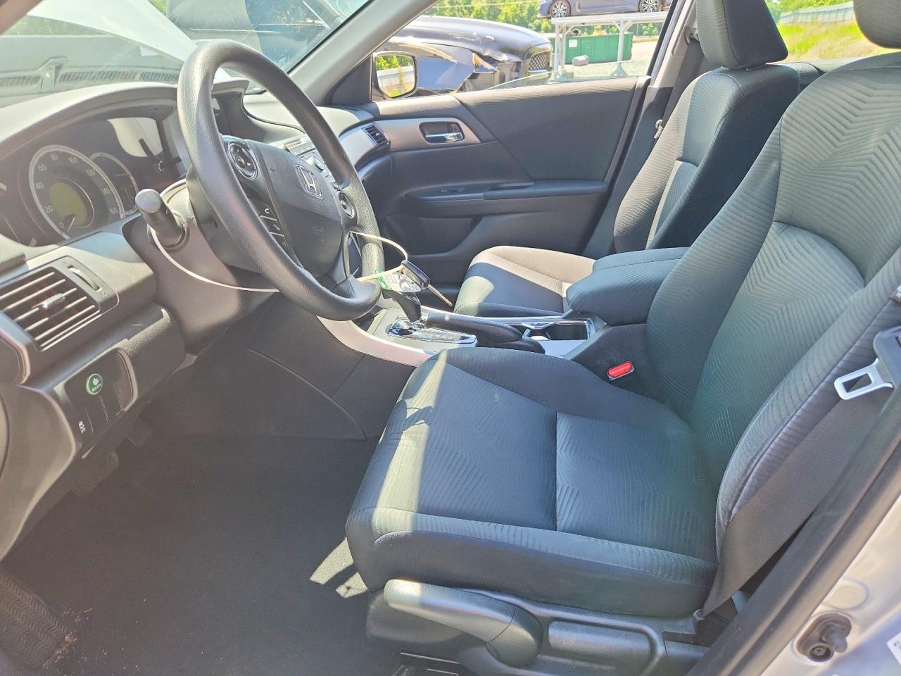 2015 Honda Accord Lx Silver vin: 1HGCR2F32FA195698