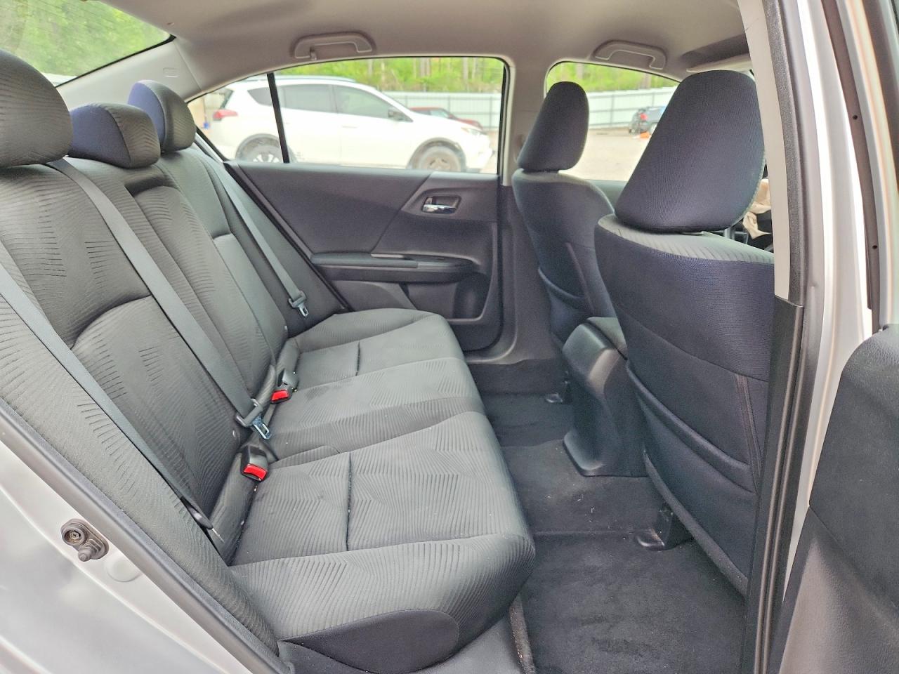 2015 Honda Accord Lx Silver vin: 1HGCR2F32FA196334