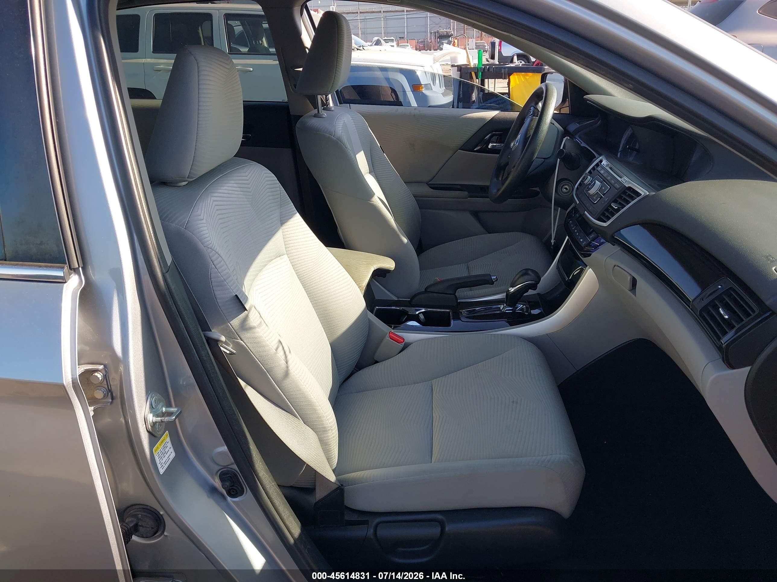 2017 Honda Accord Lx Silver vin: 1HGCR2F32HA094096