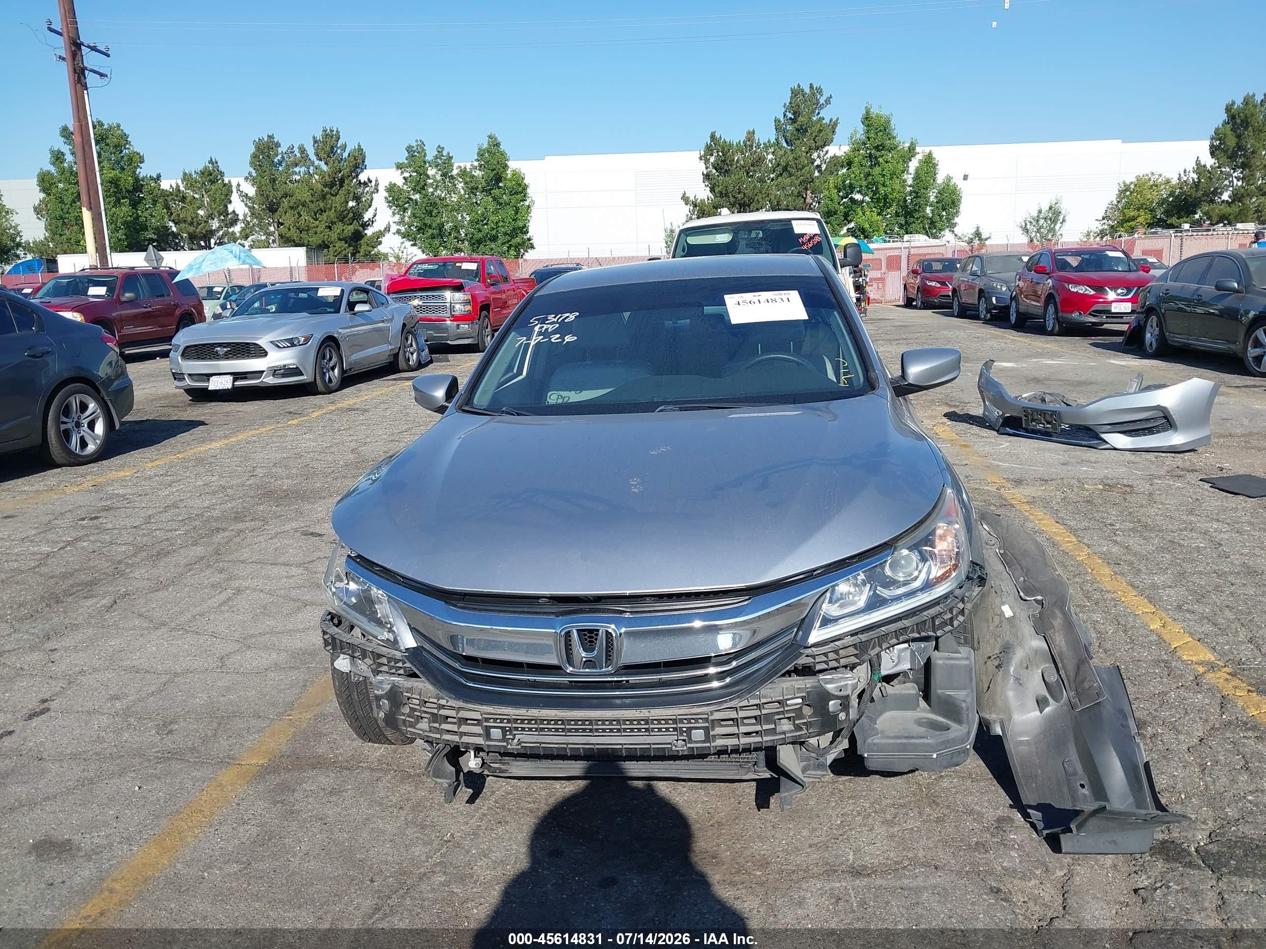 2017 Honda Accord Lx Silver vin: 1HGCR2F32HA094096