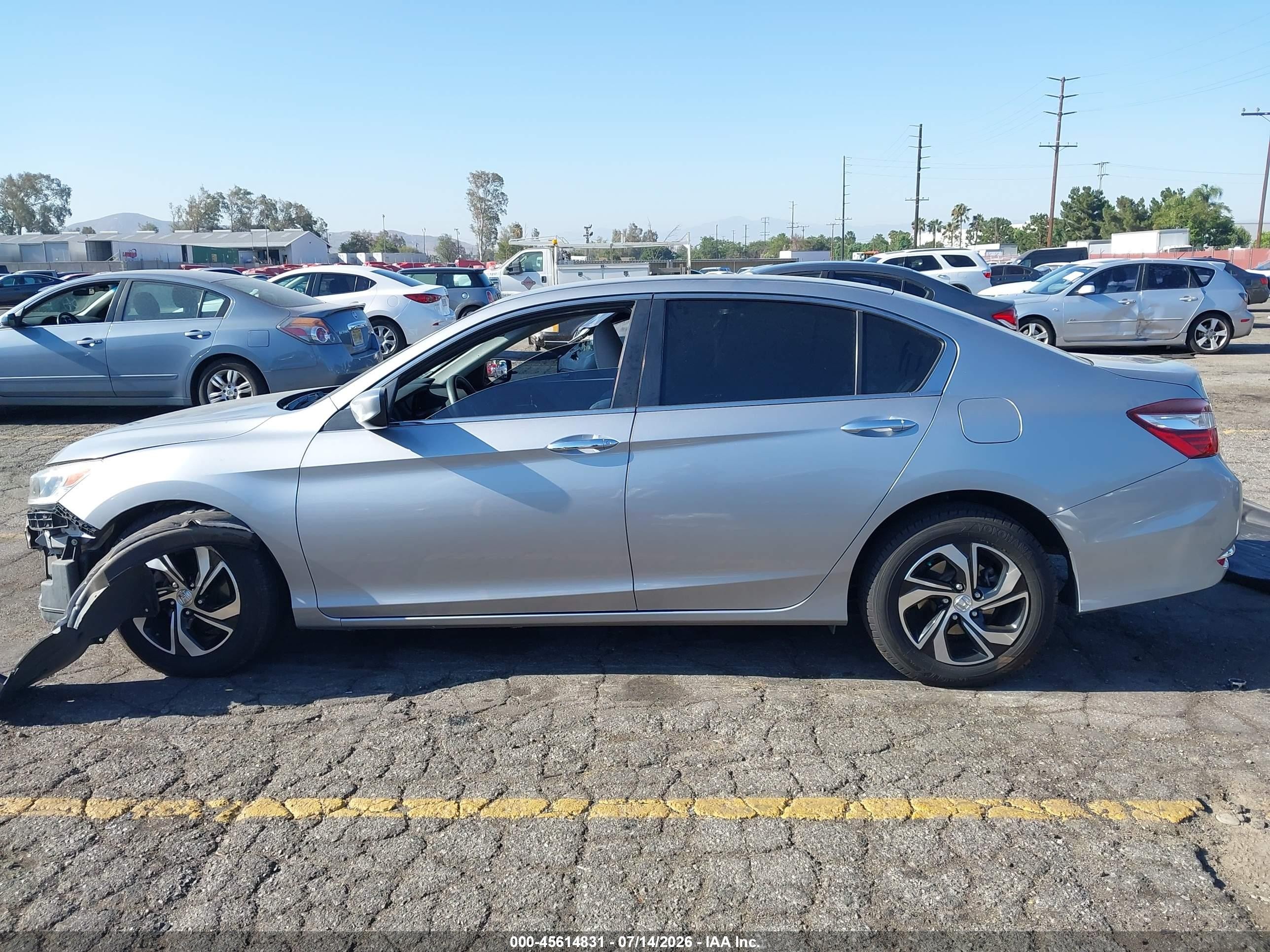 2017 Honda Accord Lx Silver vin: 1HGCR2F32HA094096