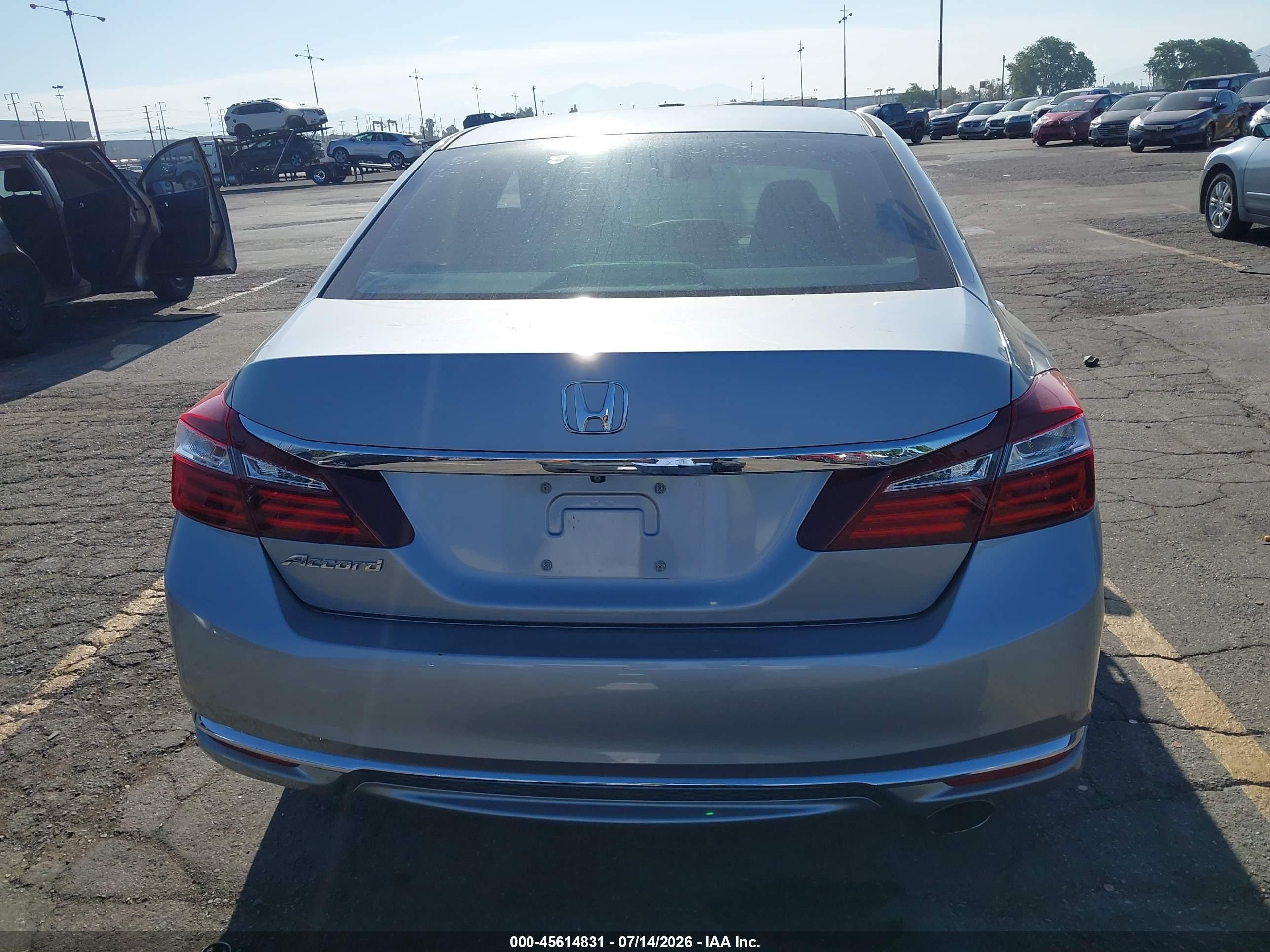 2017 Honda Accord Lx Silver vin: 1HGCR2F32HA094096