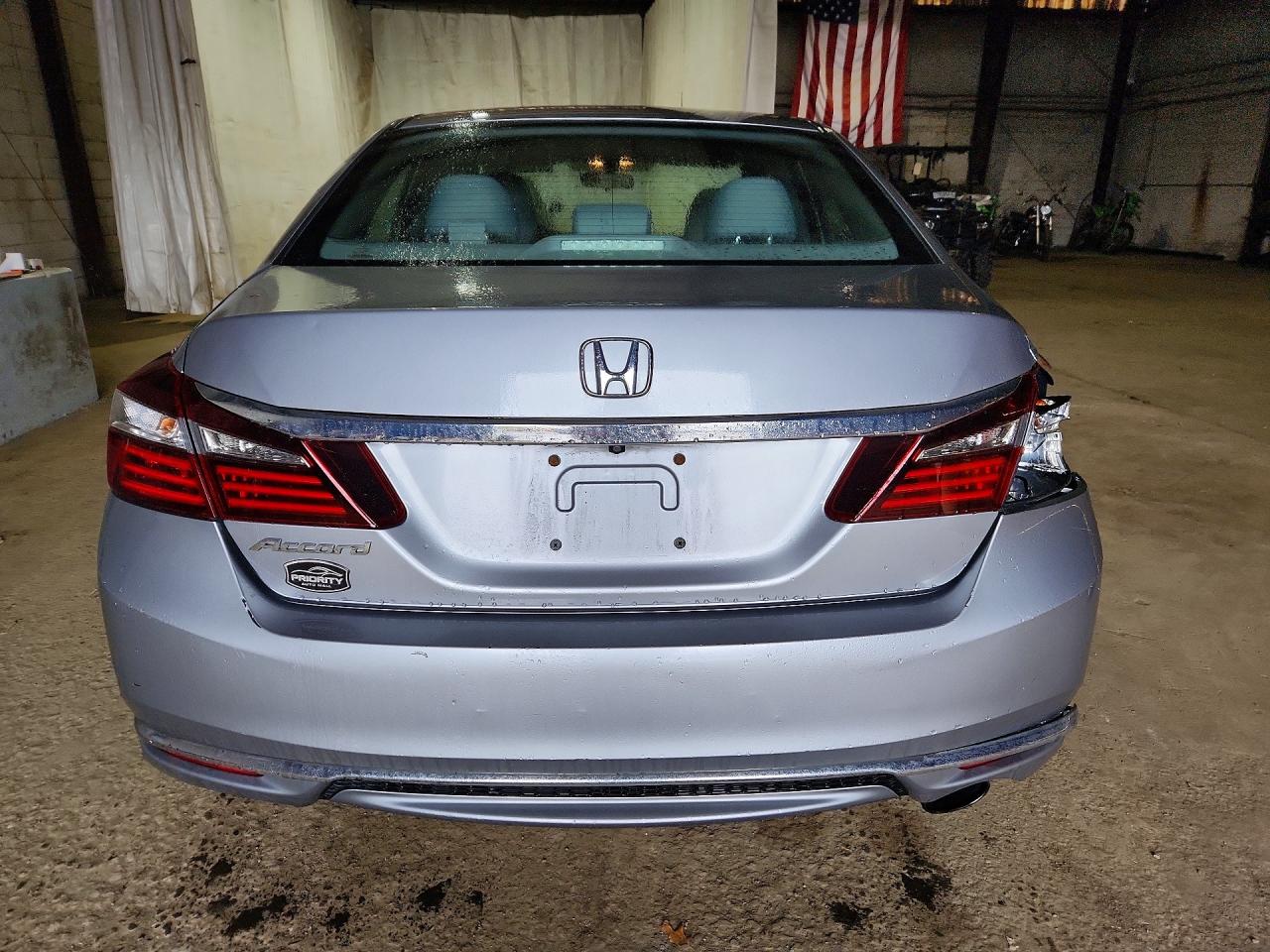 2017 Honda Accord Lx Серебряный vin: 1HGCR2F32HA287462