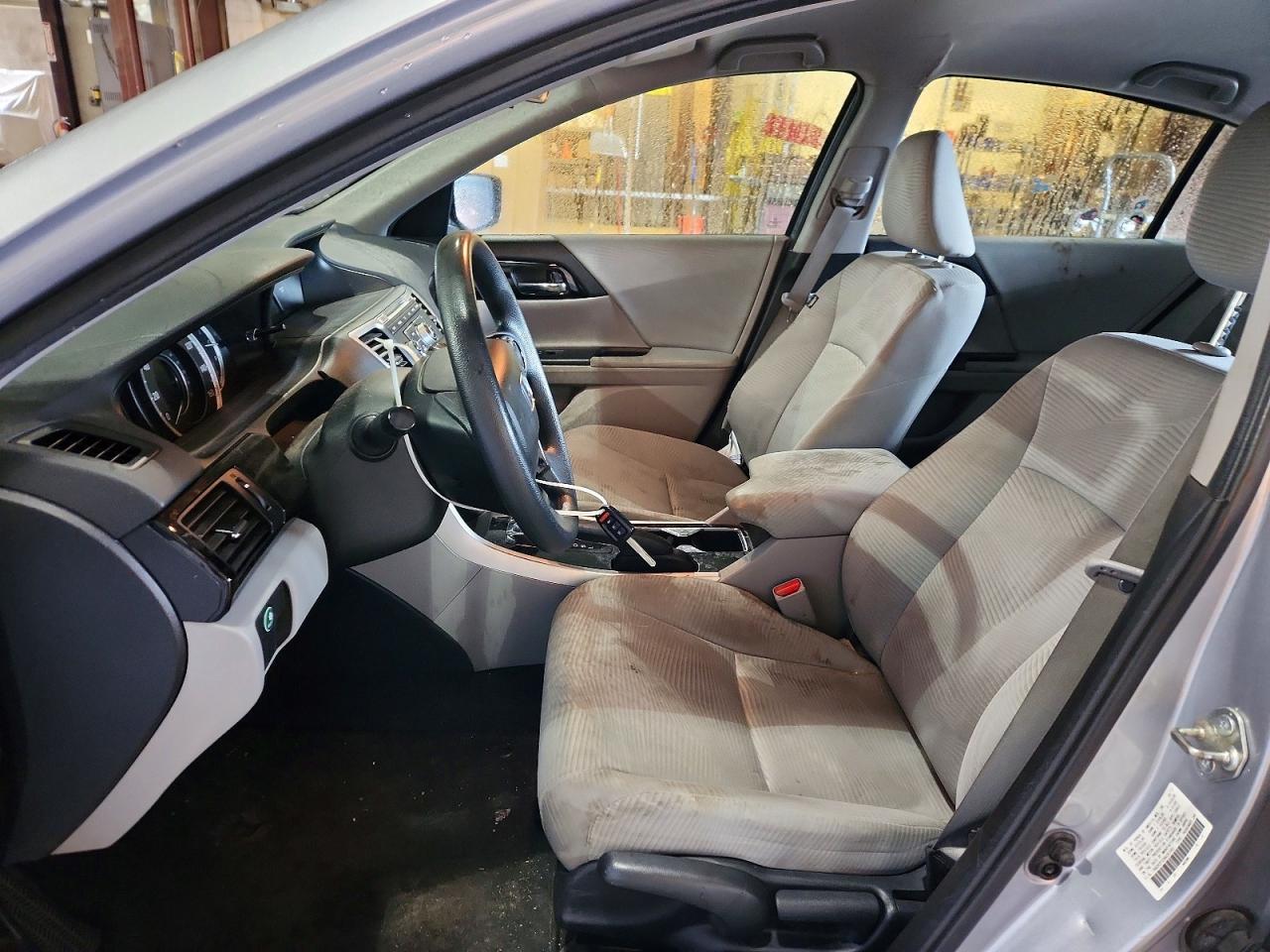 2017 Honda Accord Lx Серебряный vin: 1HGCR2F32HA287462