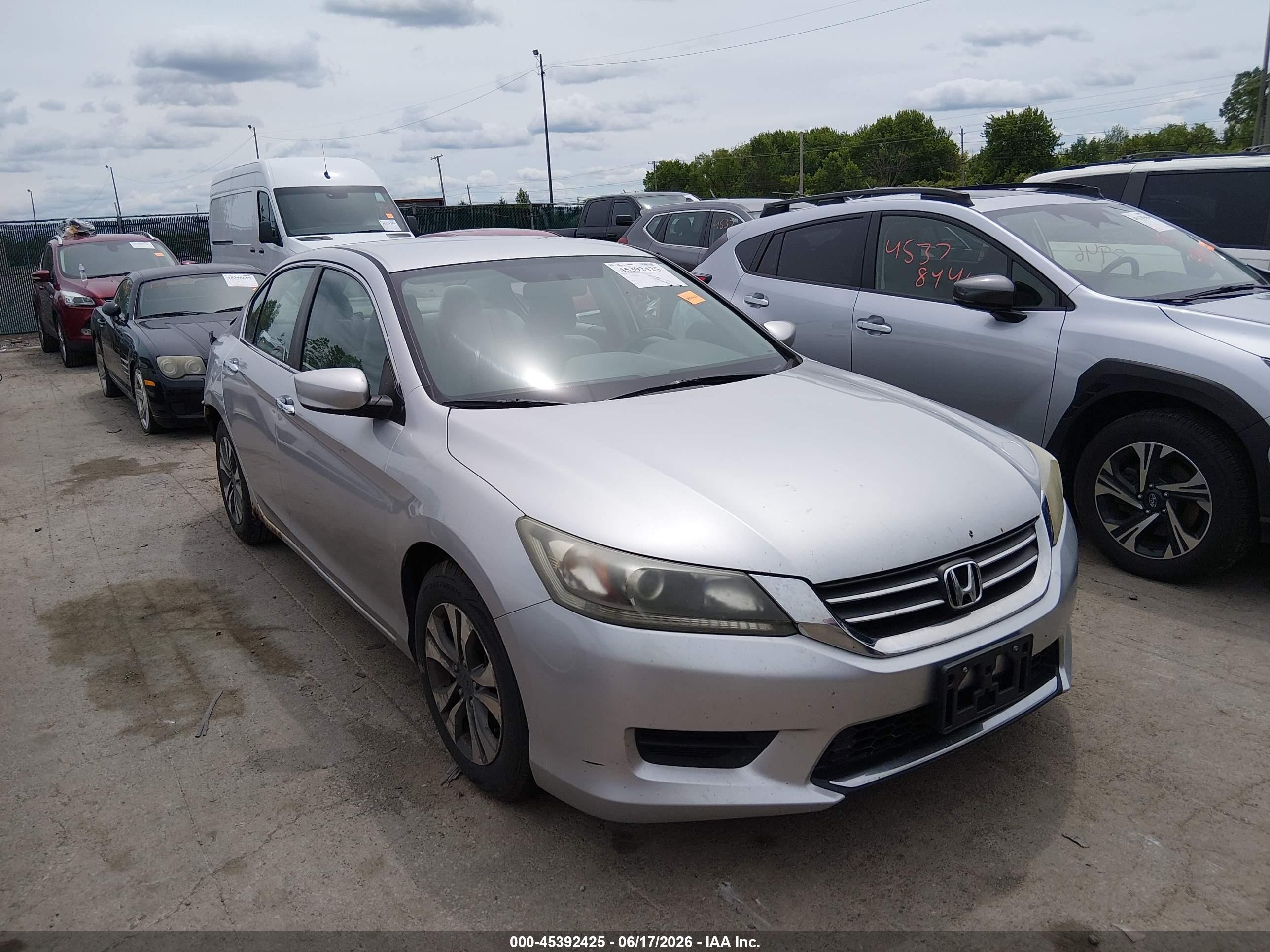 2013 Honda Accord Lx Silver vin: 1HGCR2F33DA026822