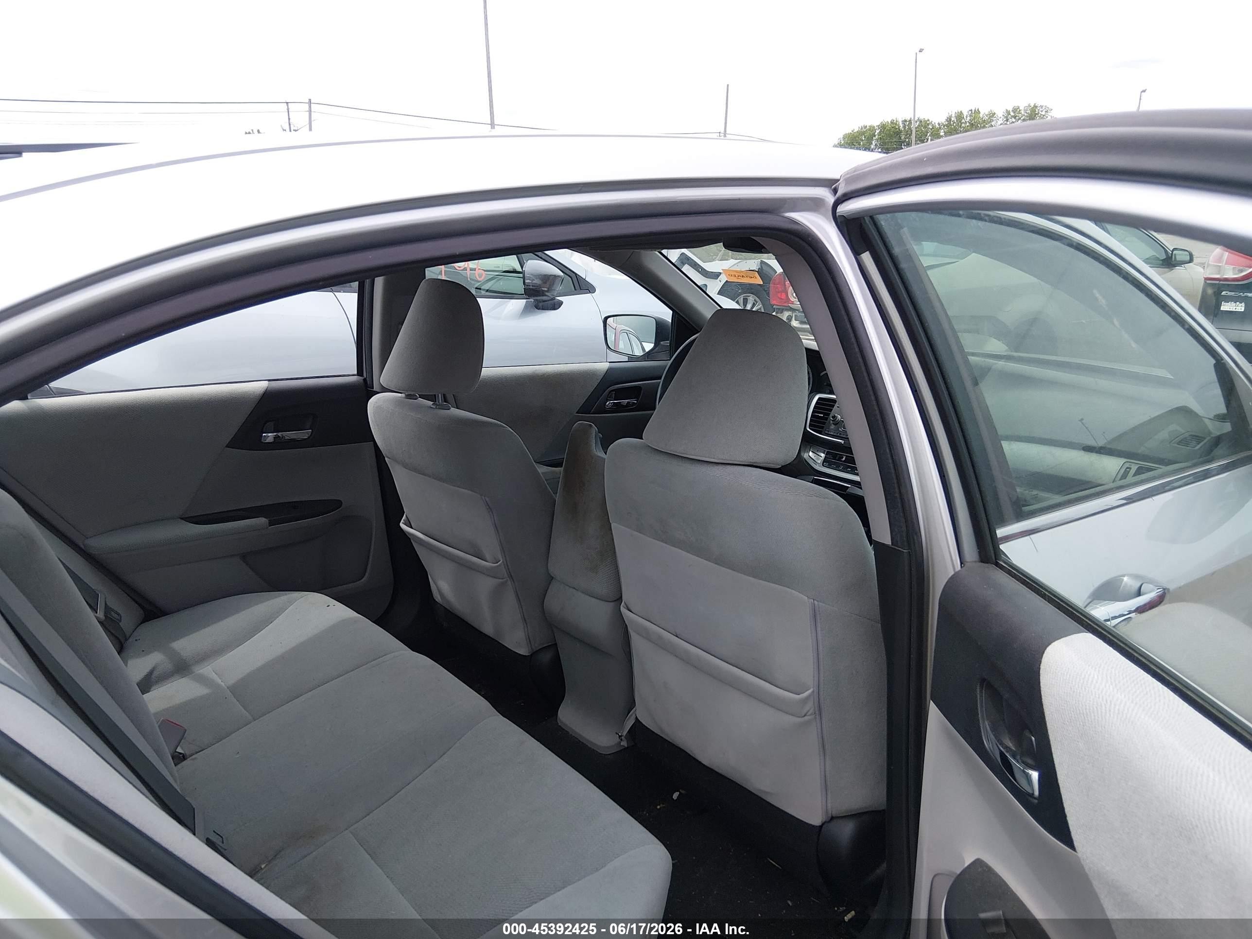 2013 Honda Accord Lx Silver vin: 1HGCR2F33DA026822