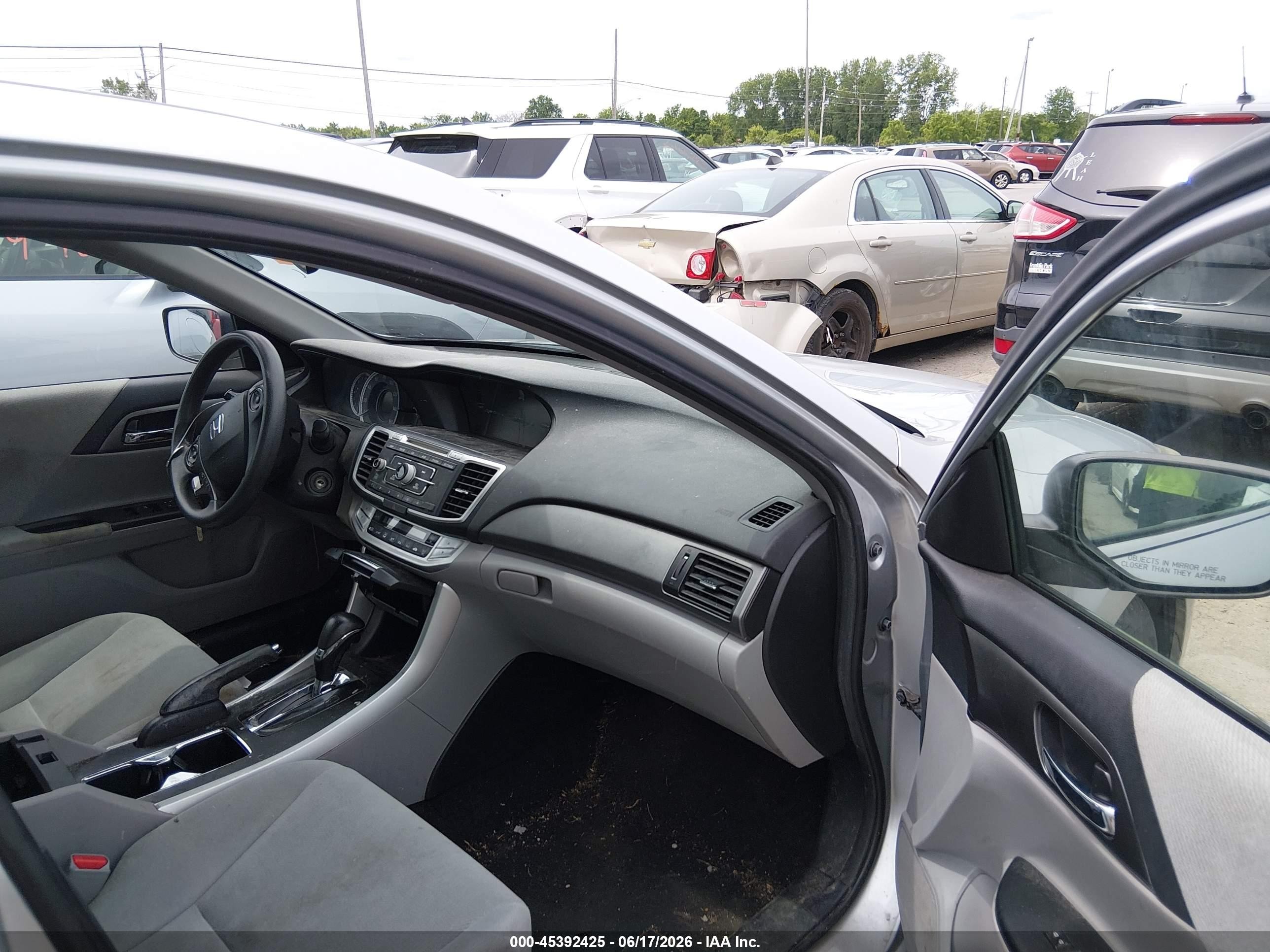 2013 Honda Accord Lx Silver vin: 1HGCR2F33DA026822