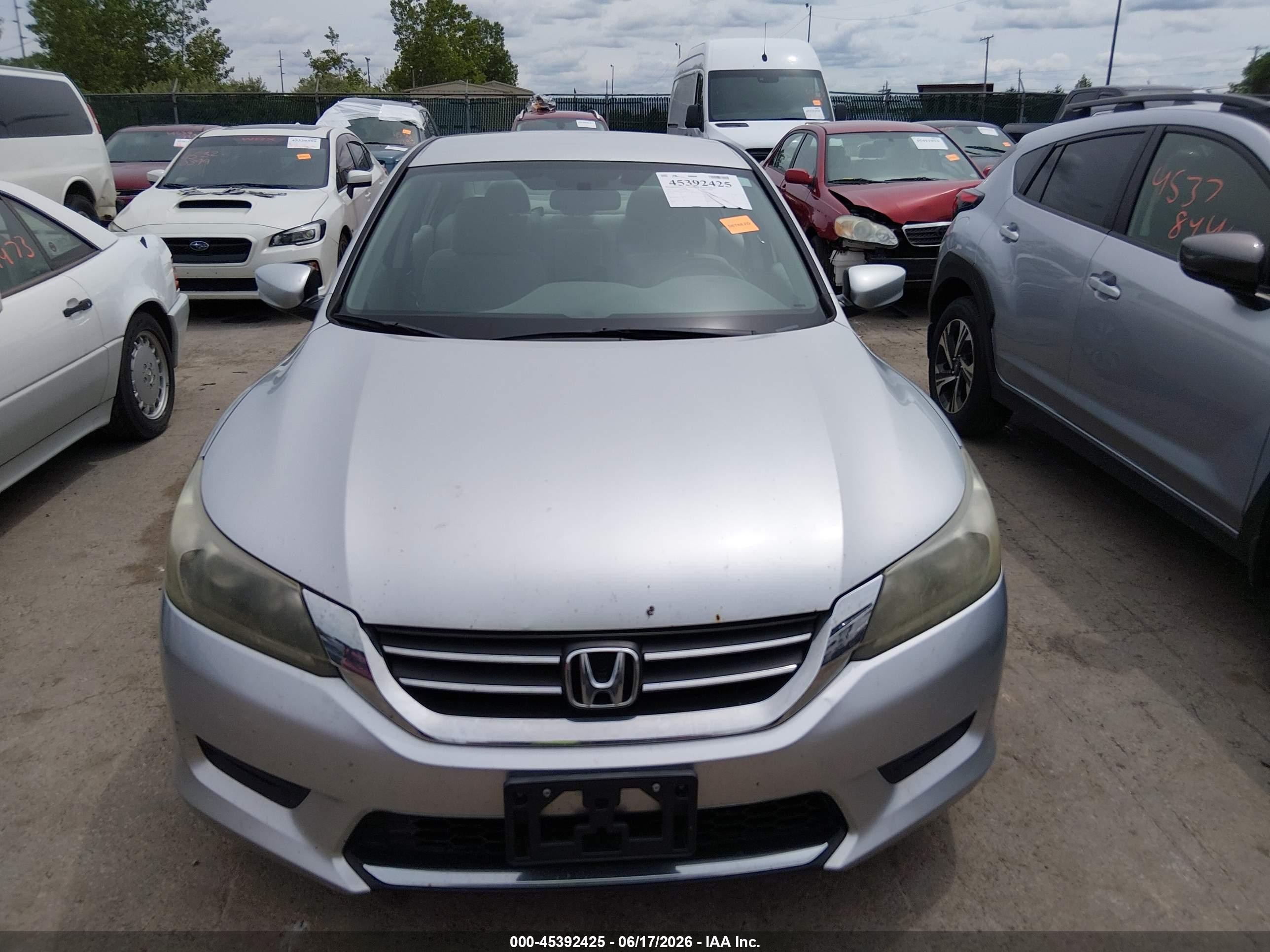 2013 Honda Accord Lx Silver vin: 1HGCR2F33DA026822