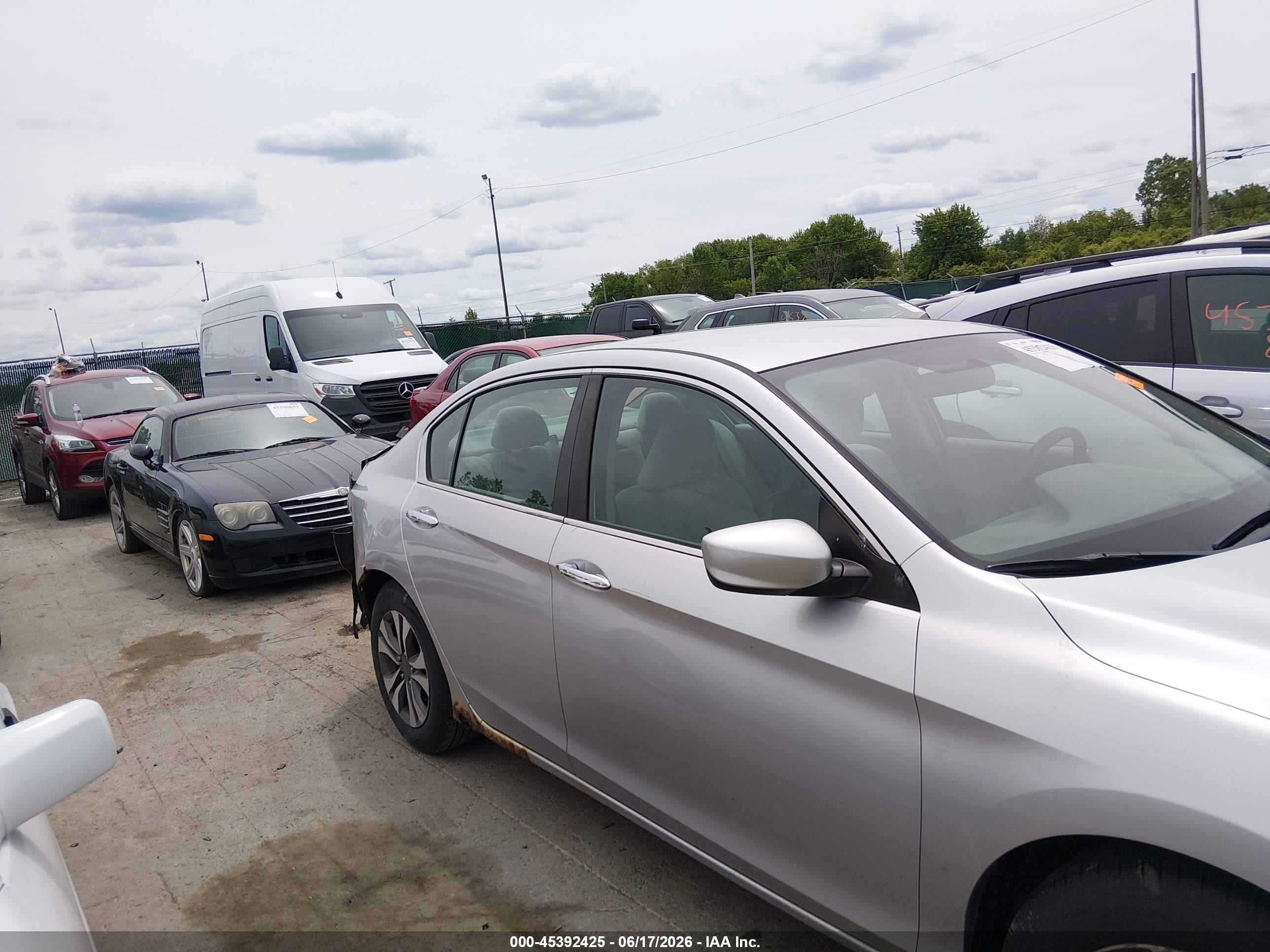 2013 Honda Accord Lx Silver vin: 1HGCR2F33DA026822